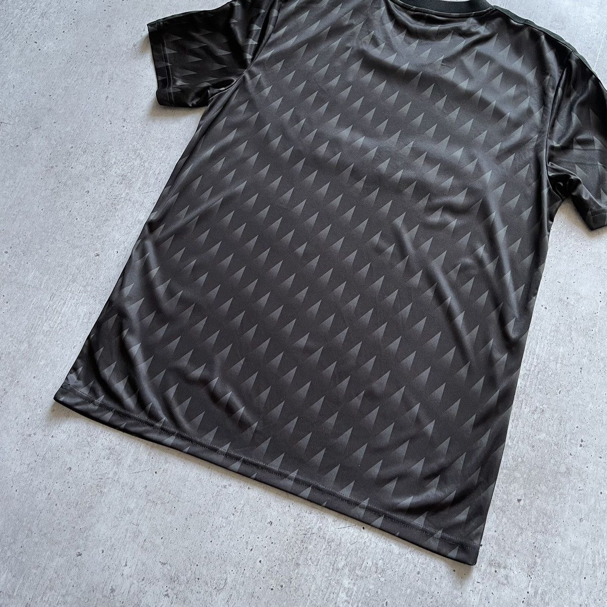 Other Vintage Liverpool Candy socer jersey size M all black Size US M / EU 48-50 / 2 - 12 Thumbnail