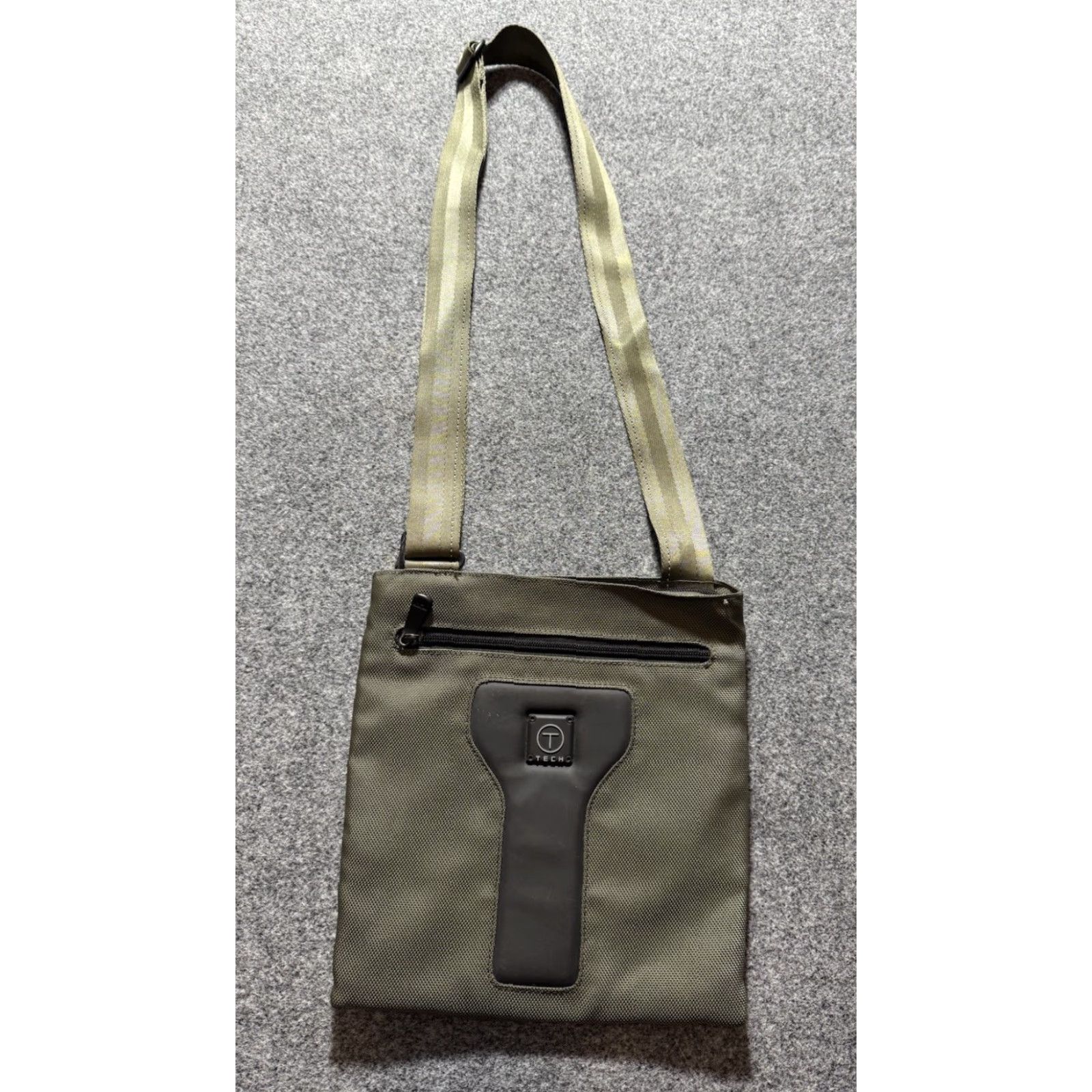 Tumi Tumi Tech Messenger Bag Crossbody Olive Green Red Interior Canvas Nylon Small Green Mens Messenger Bag Accessories Size ONE SIZE - 2 Thumbnail