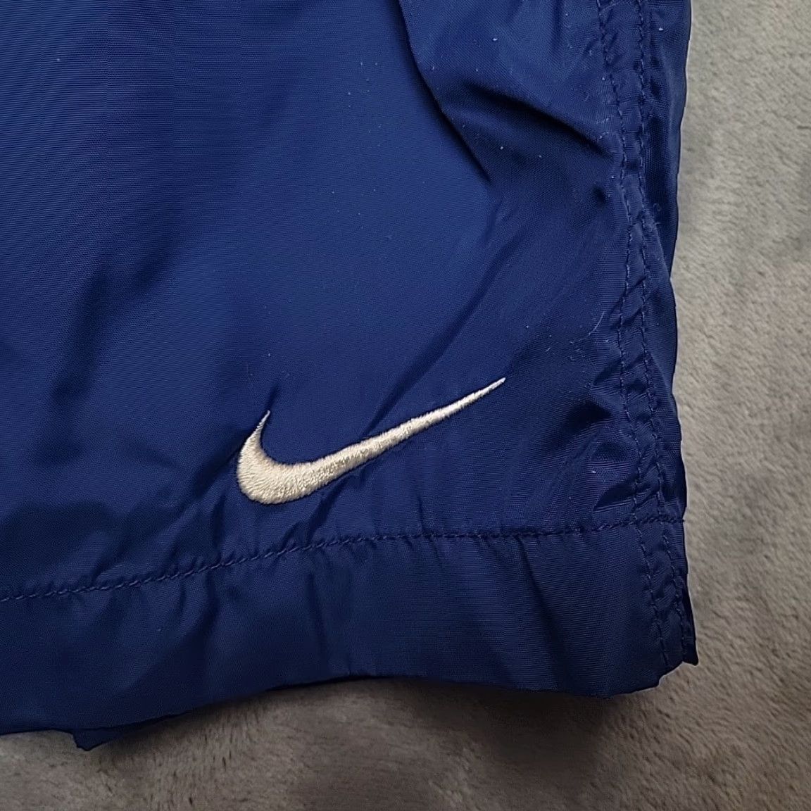Nike VINTAGE Nike Shorts Men L Blue Lined Embroidered Spellout Swoosh Windbreaker 90s USA Pockets Logo Size US 33 - 3 Thumbnail