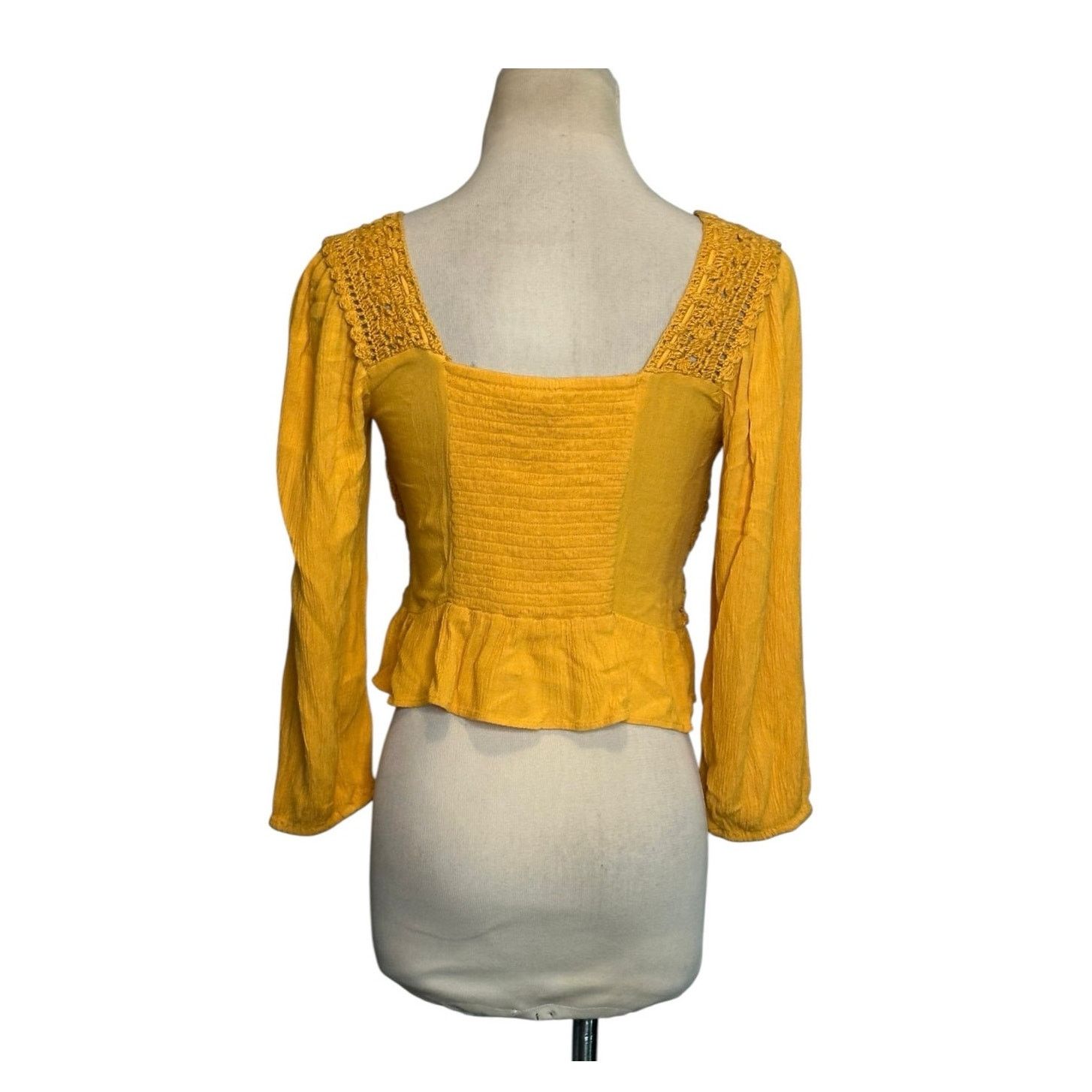 American Eagle Outfitters American Eagle mustard yellow crochet boho blouse size XS Size XS / US 0-2 / IT 36-38 - 2 Thumbnail