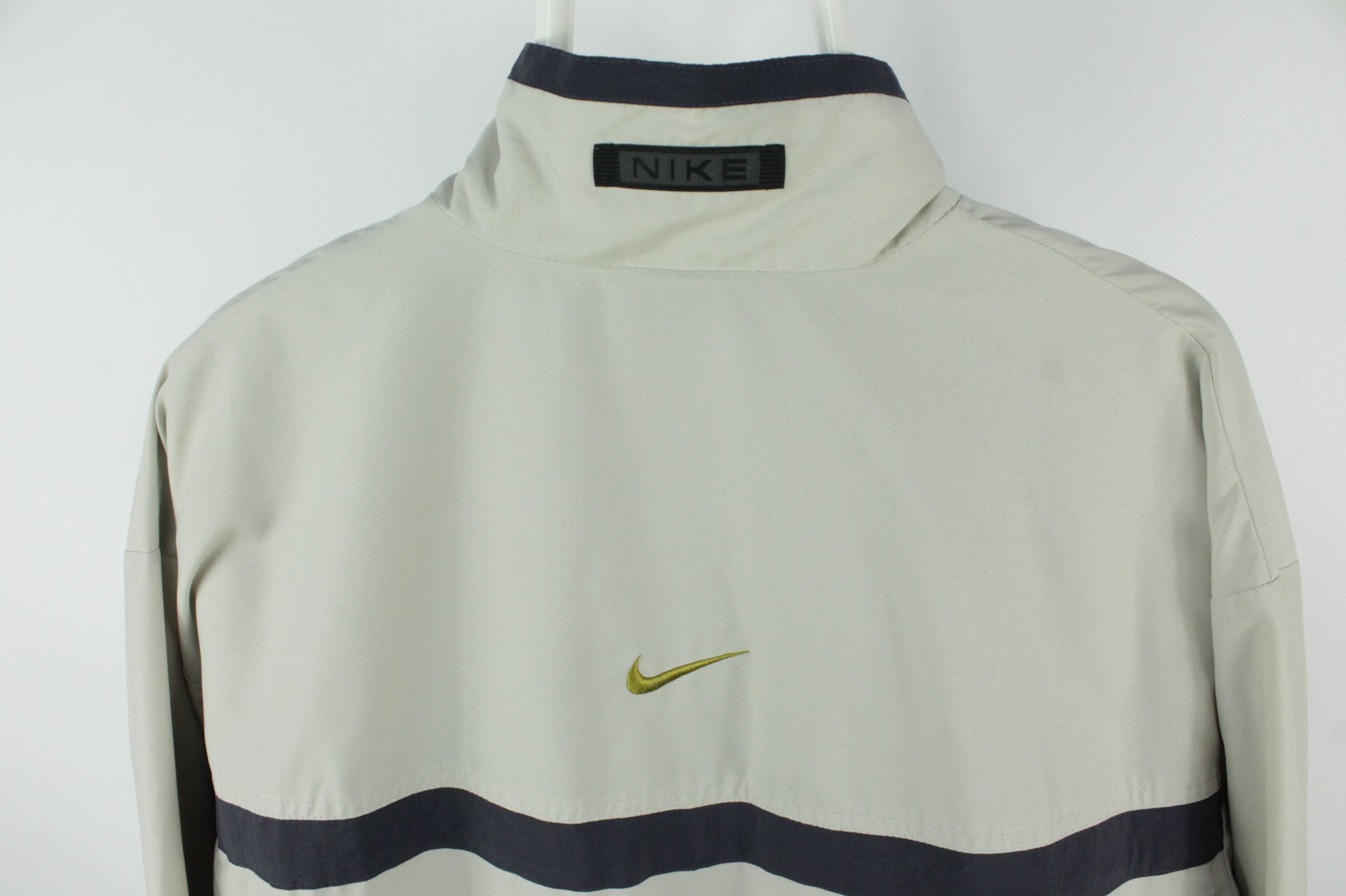 Nike Vintage Nike Nylon Track Top Oversized Windbreaker Jacket Size US L / EU 52-54 / 3 - 7 Thumbnail