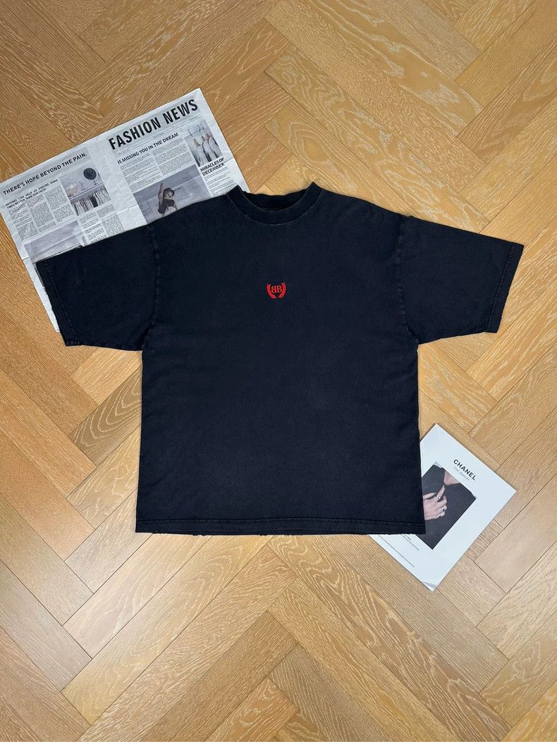 Balenciaga Balenciaga Aged Hole Plain Knit Short Sleeve T-Shirt Size US S / EU 44-46 / 1 - 1 Thumbnail