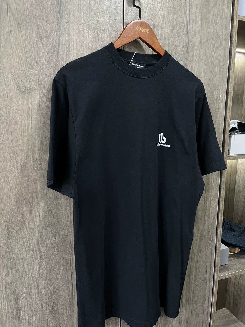 Balenciaga Balenciaga Black Embroidered Logo Short Sleeve Size US S / EU 44-46 / 1 - 2 Thumbnail