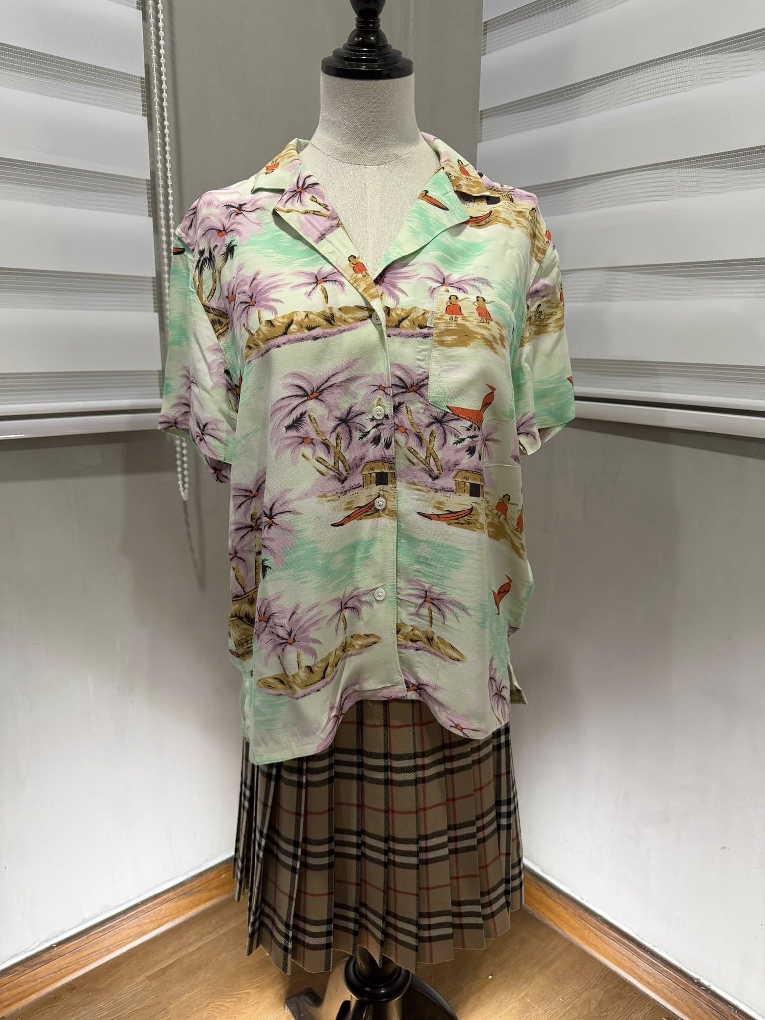 Levi's Levi’s full print Hawaiian shirt women RAYON S 2196 Size S / US 4 / IT 40 - 1 Thumbnail