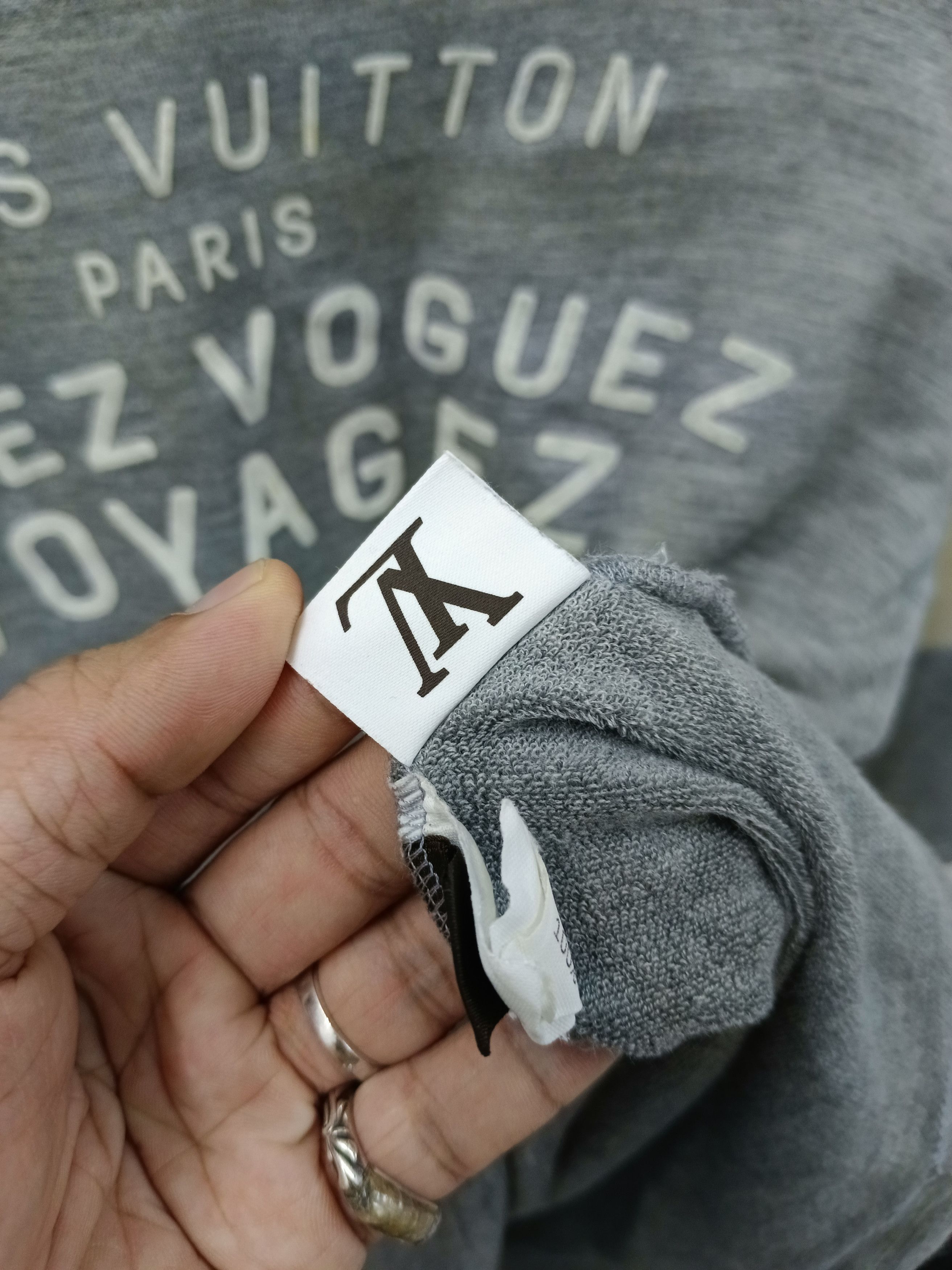 Louis Vuitton Louis Vuitton (SAMPLE) "Volez Voguez Voyagez" 3/4 Sleeve Size US M / EU 48-50 / 2 - 6 Thumbnail