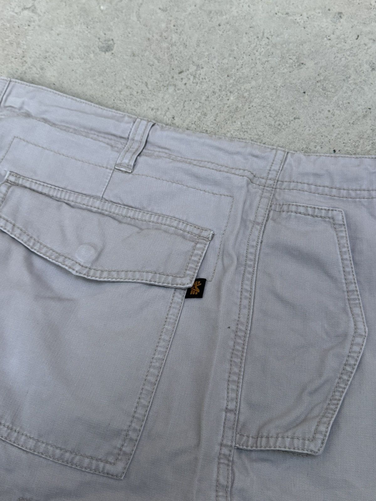 Alpha Industries VINTAGE ALPHA INDUSTRIES CARGO SHORTS US ARMY Size US 32 / EU 48 - 13 Thumbnail