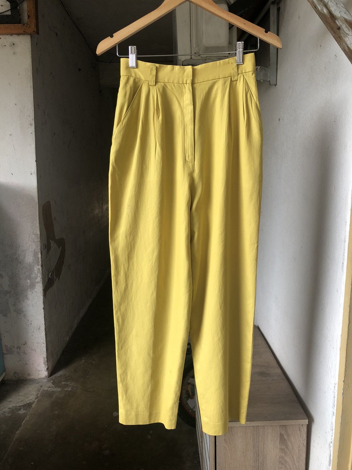 Balenciaga Vintage 90s Balenciaga Paris Yellow Trouser Pants Size 26" / US 2 / IT 38 - 10 Thumbnail