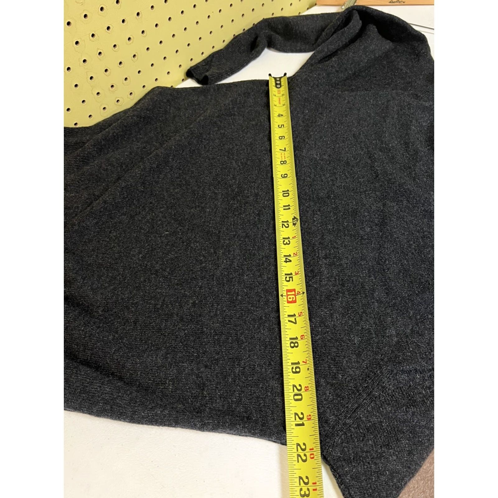 Vintage Mens Medium Marks & Spencers Gray Crewneck Lambswool Sweater St Michael 40 Mens Pullover Wool Gray M St Michael 40 Size US M / EU 48-50 / 2 - 7 Thumbnail