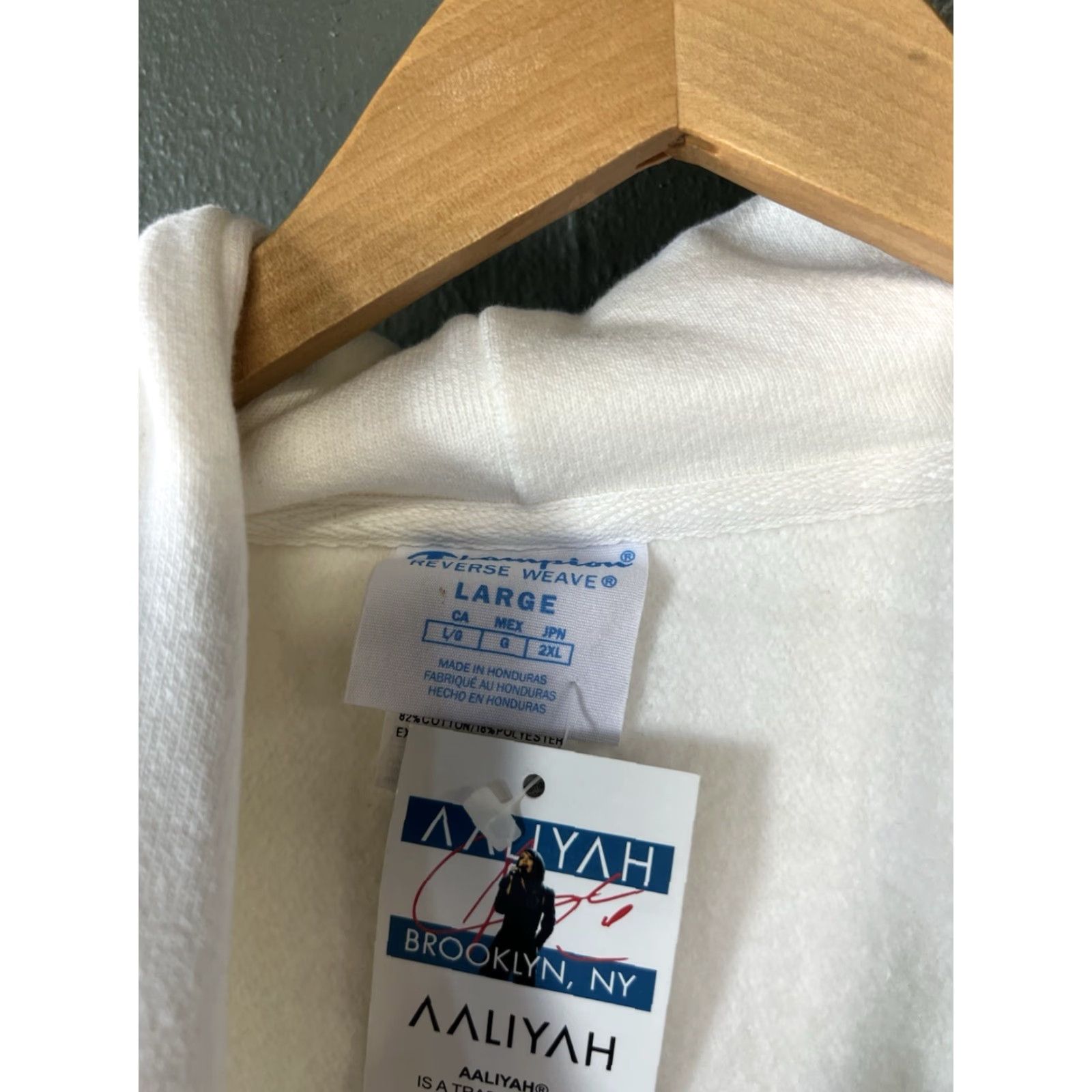 Champion Champion x AAliyah x Bumpboxx Womens White Cropped Hoodie L NWT Size Large Pullover Activewear Hoodie Womens White Cropped Hoodie NWT Size L / US 10 / IT 46 - 3 Thumbnail