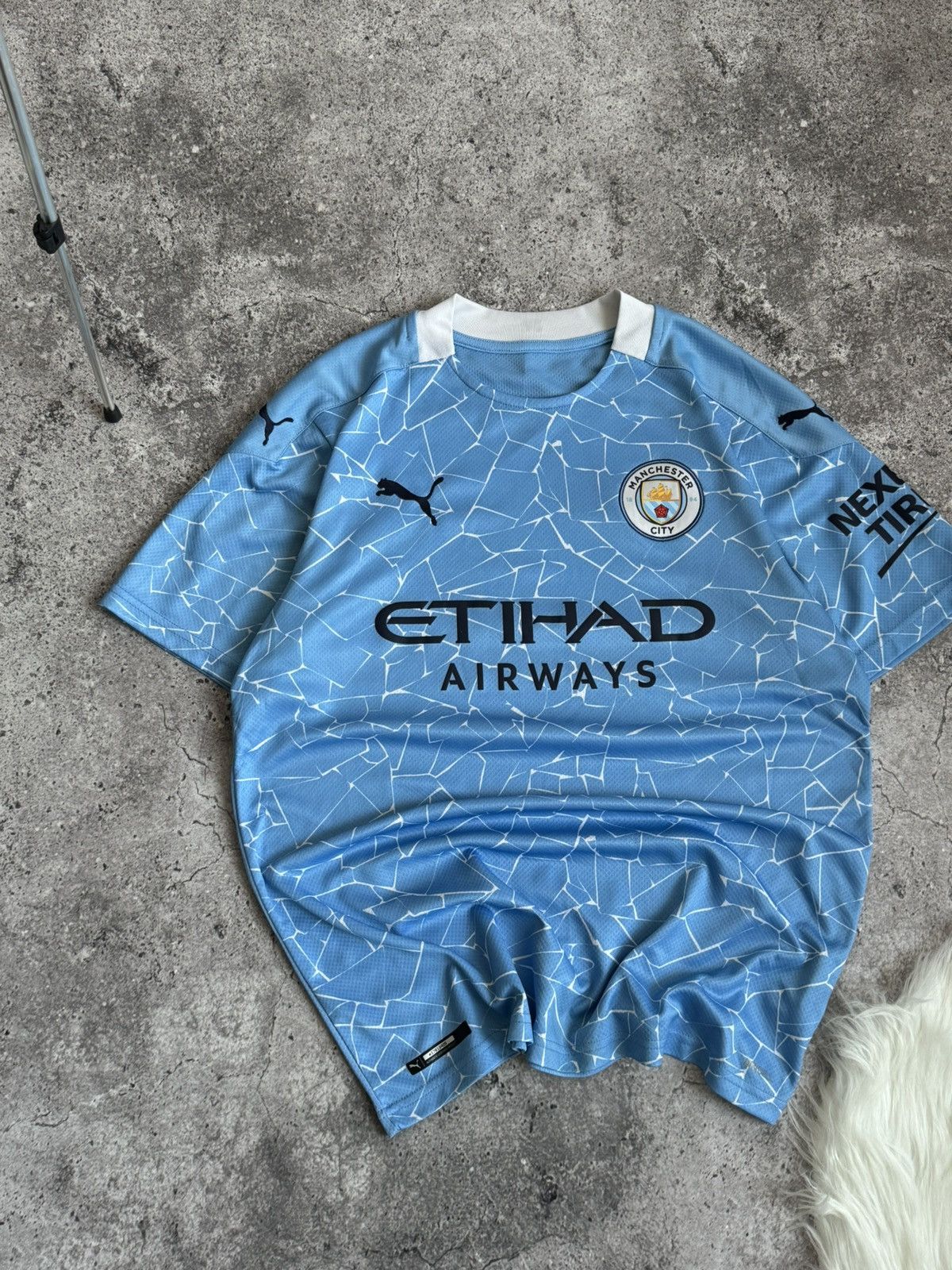 Puma × Vintage Puma Manchester United blokecore 20/21 soccer jersey t-shirt Size US M / EU 48-50 / 2 - 4 Thumbnail