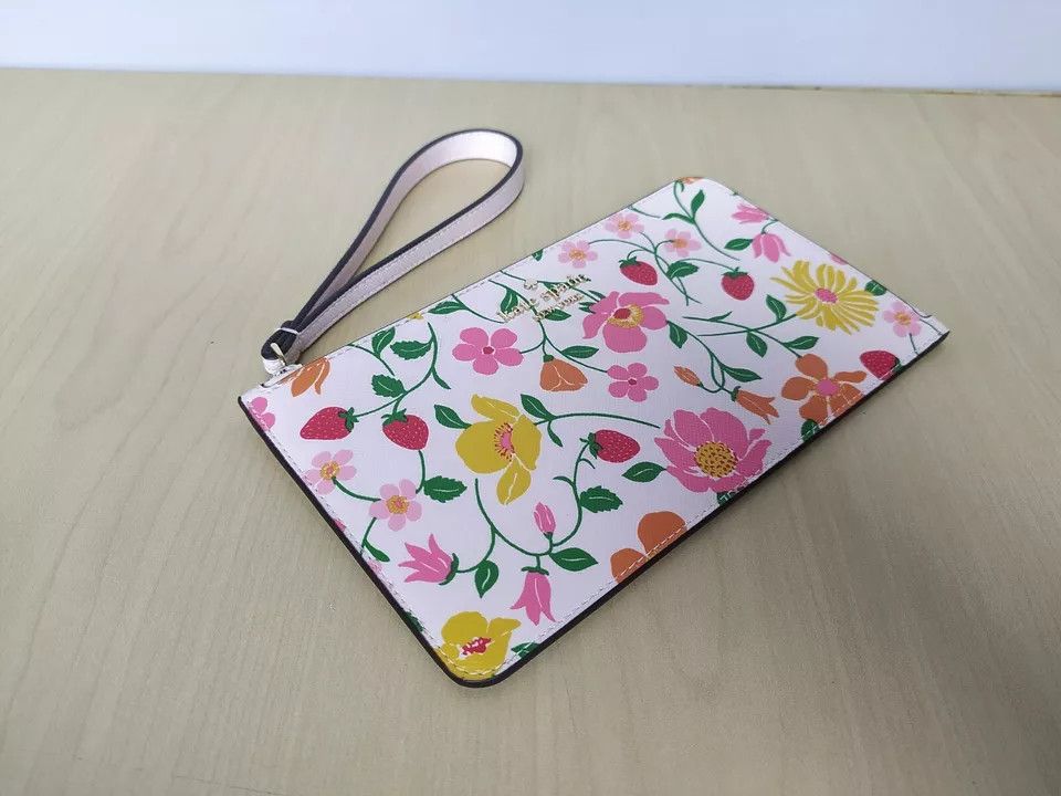 Kate Spade Kate Spade Lucy Strawberry Garden L-Zip Wristlet T-0003 Size ONE SIZE - 3 Thumbnail