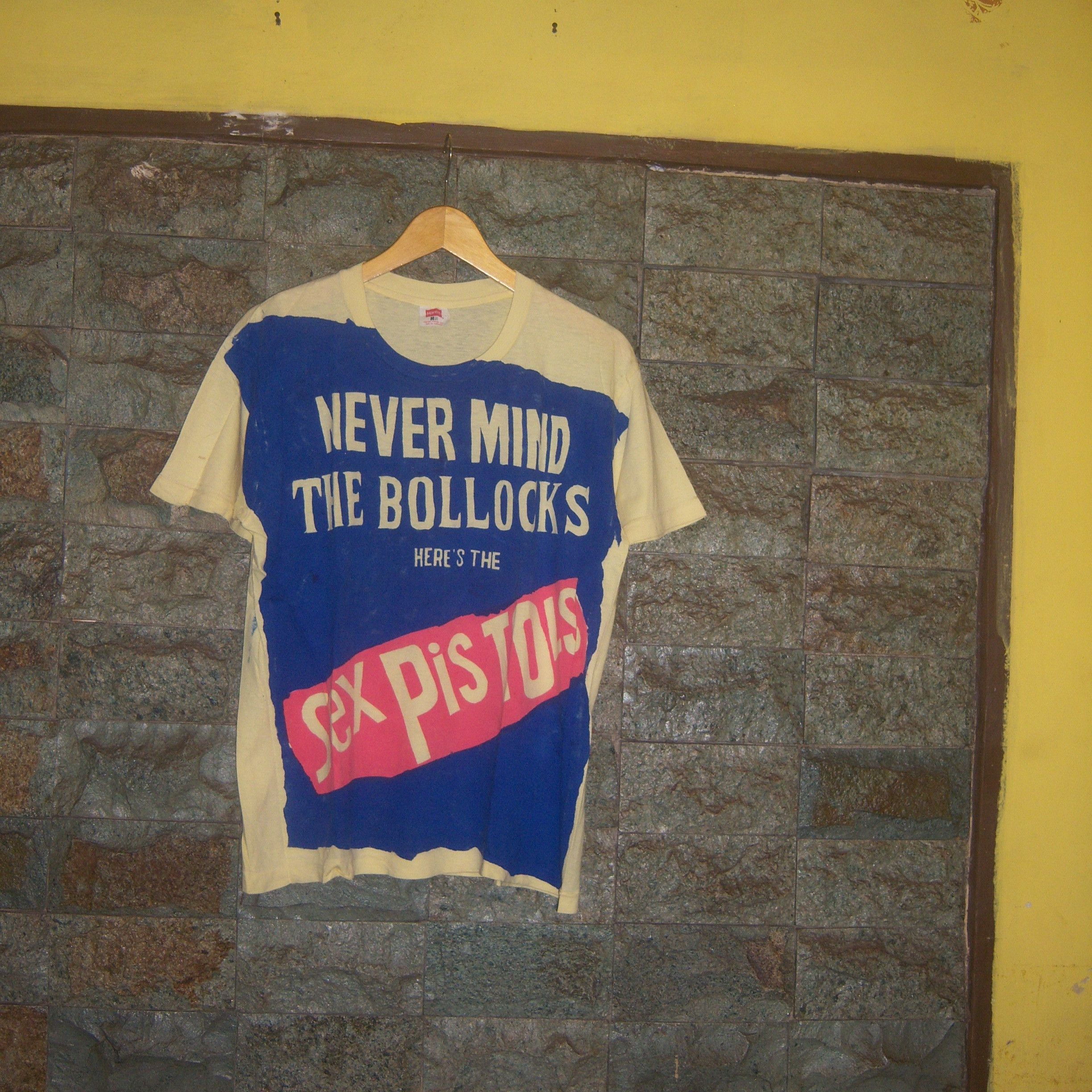 Band Tees 90s Sex Pistols Never Mind The Bollocks Bootleg tee Size US M / EU 48-50 / 2 - 2 Thumbnail