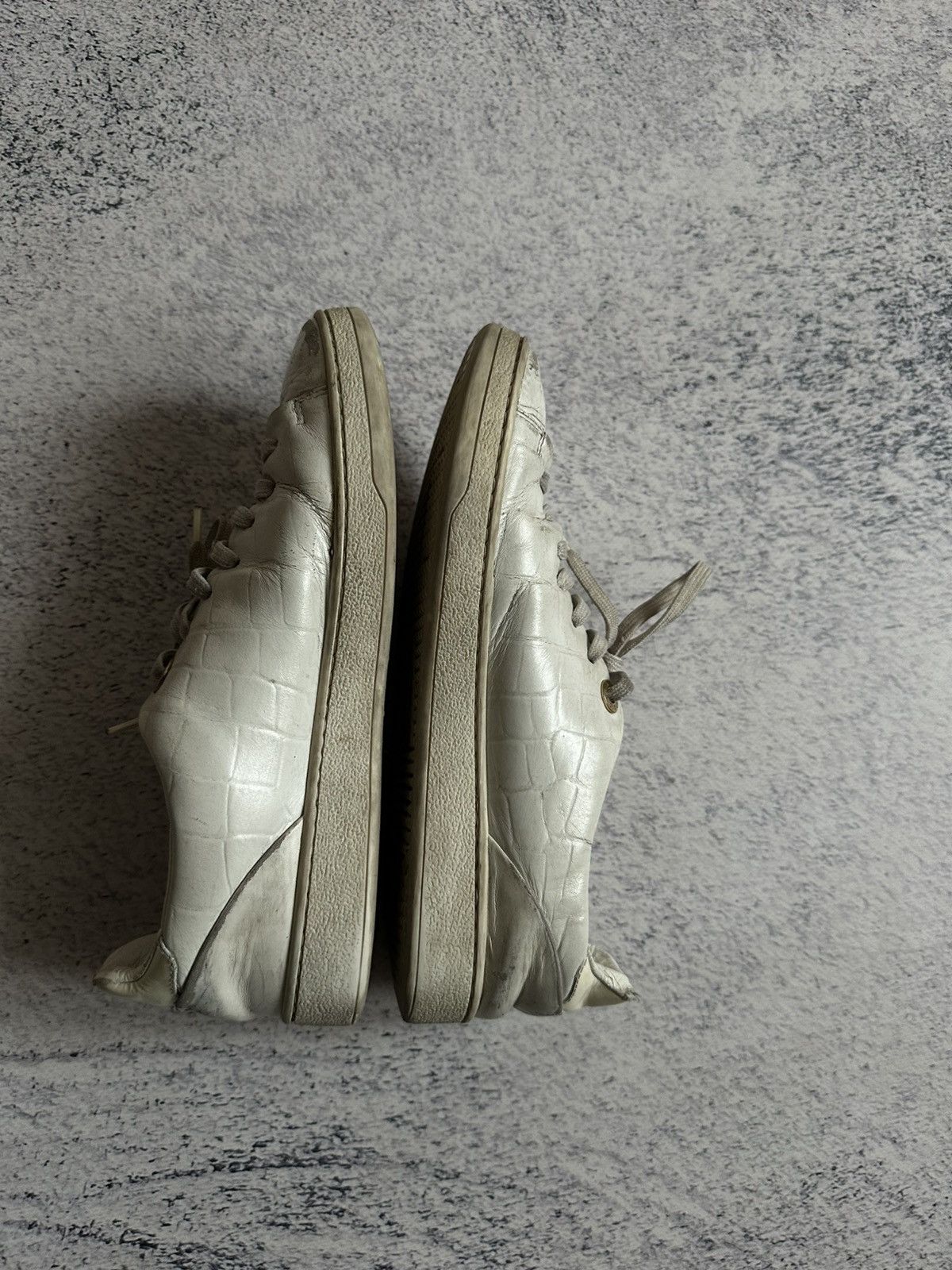 Louis Vuitton Louis Vuitton Women’s Front Row Sneaker White EU 36 Size US 6 / IT 36 - 22 Thumbnail