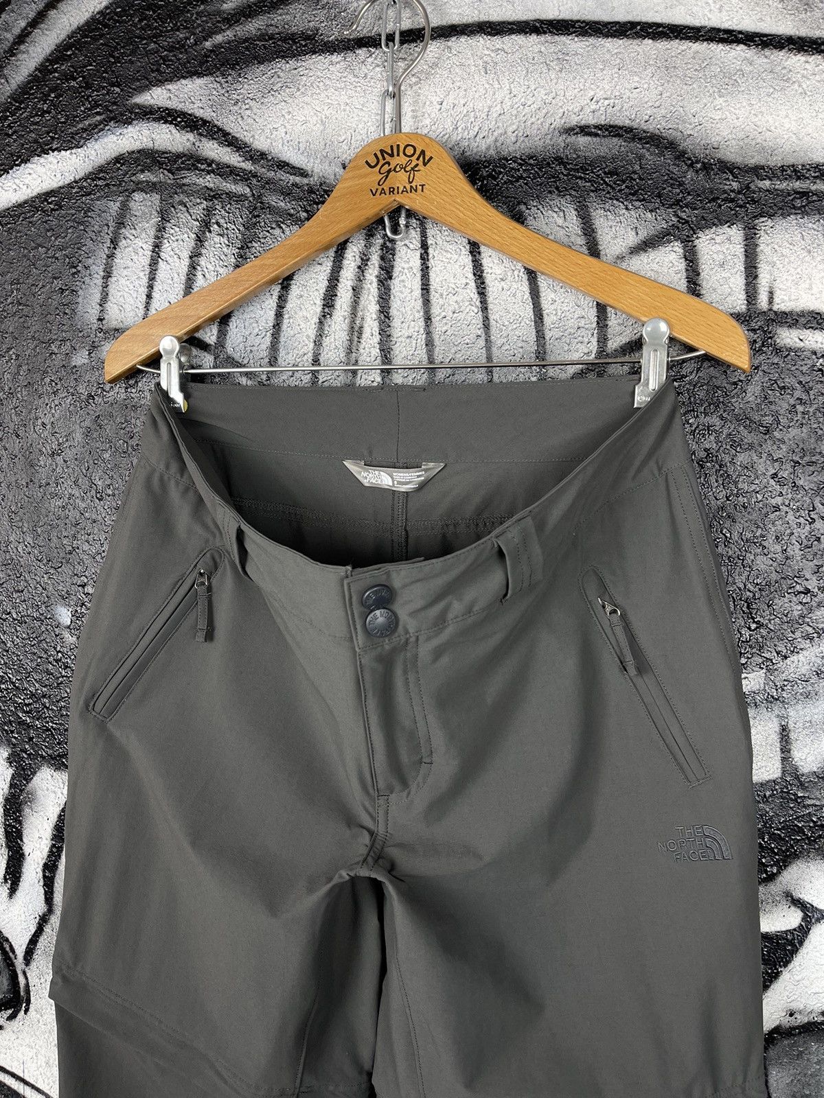 The North Face The North Face Outdoor Grey Cargo Transformer Pants WMNS Size 8 Size 30" / US 8 / IT 44 - 2 Thumbnail