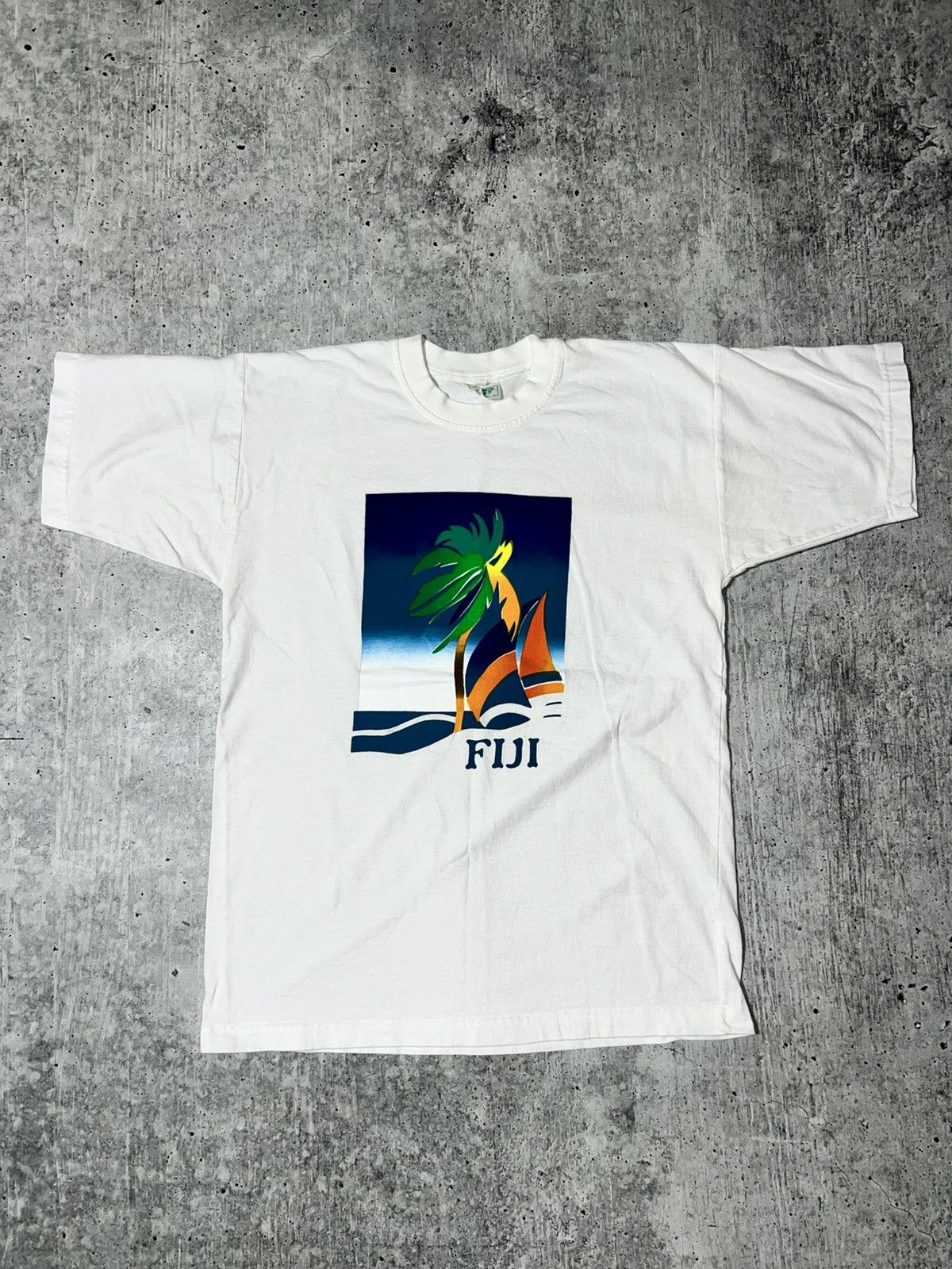 Other Vintage 90s Fiji Graphic Tee Size US M / EU 48-50 / 2 - 1 Thumbnail
