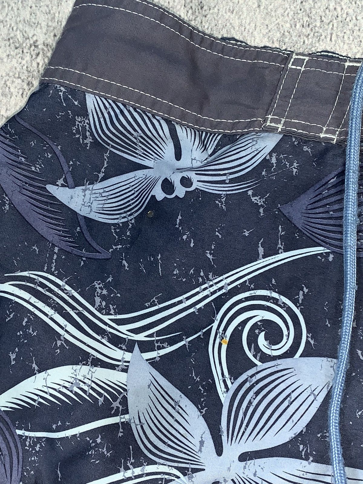 Adidas × Vintage Vintage Adidas faded surf shorts streetwear style size 30 Size US 30 / EU 46 - 7 Thumbnail
