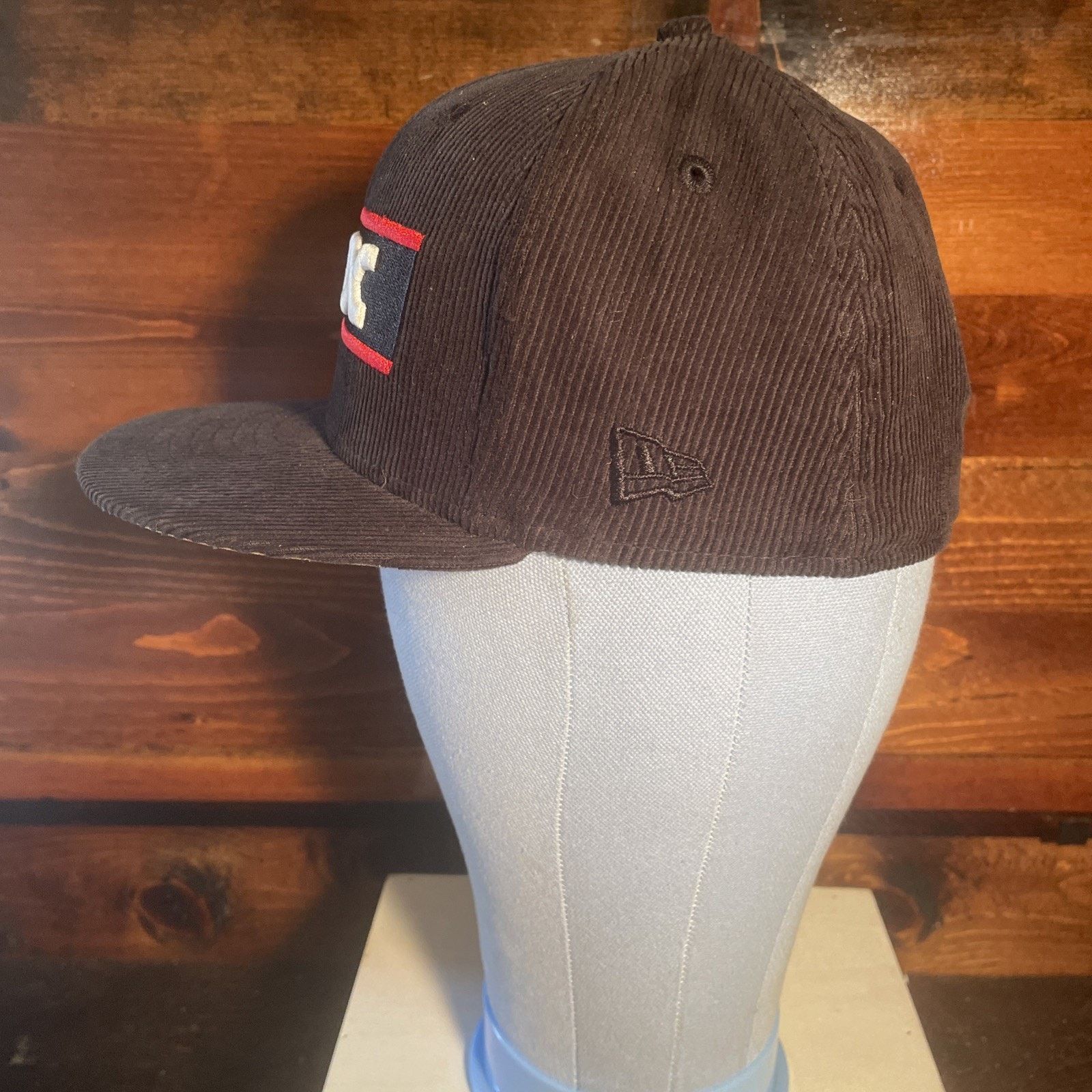 New Era NWT NewEra Corduroy Chicago White Sox Fitted Hat Size 7 MLB Size ONE SIZE - 5 Thumbnail