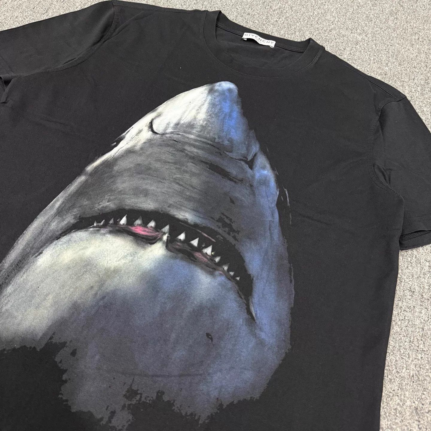 Givenchy Givenchy Black Shark T-shirt XXL Size US XXL / EU 58 / 5 - 3 Thumbnail