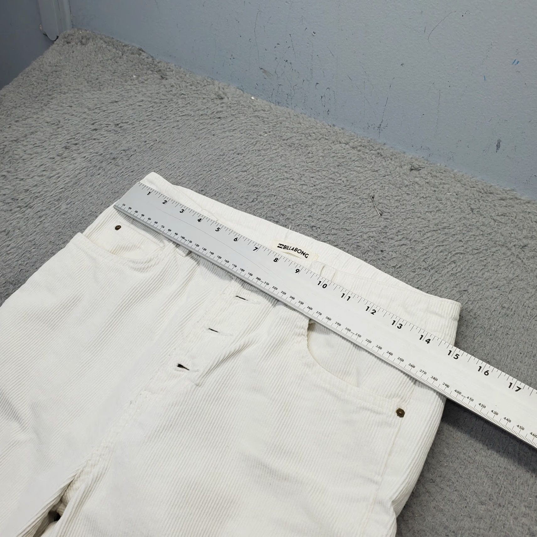 Billabong Billabong Womens Corduroy Pants 28 White Classic Flat Front Straight Button Fly Pants Size 28" / US 6 / IT 42 - 3 Thumbnail
