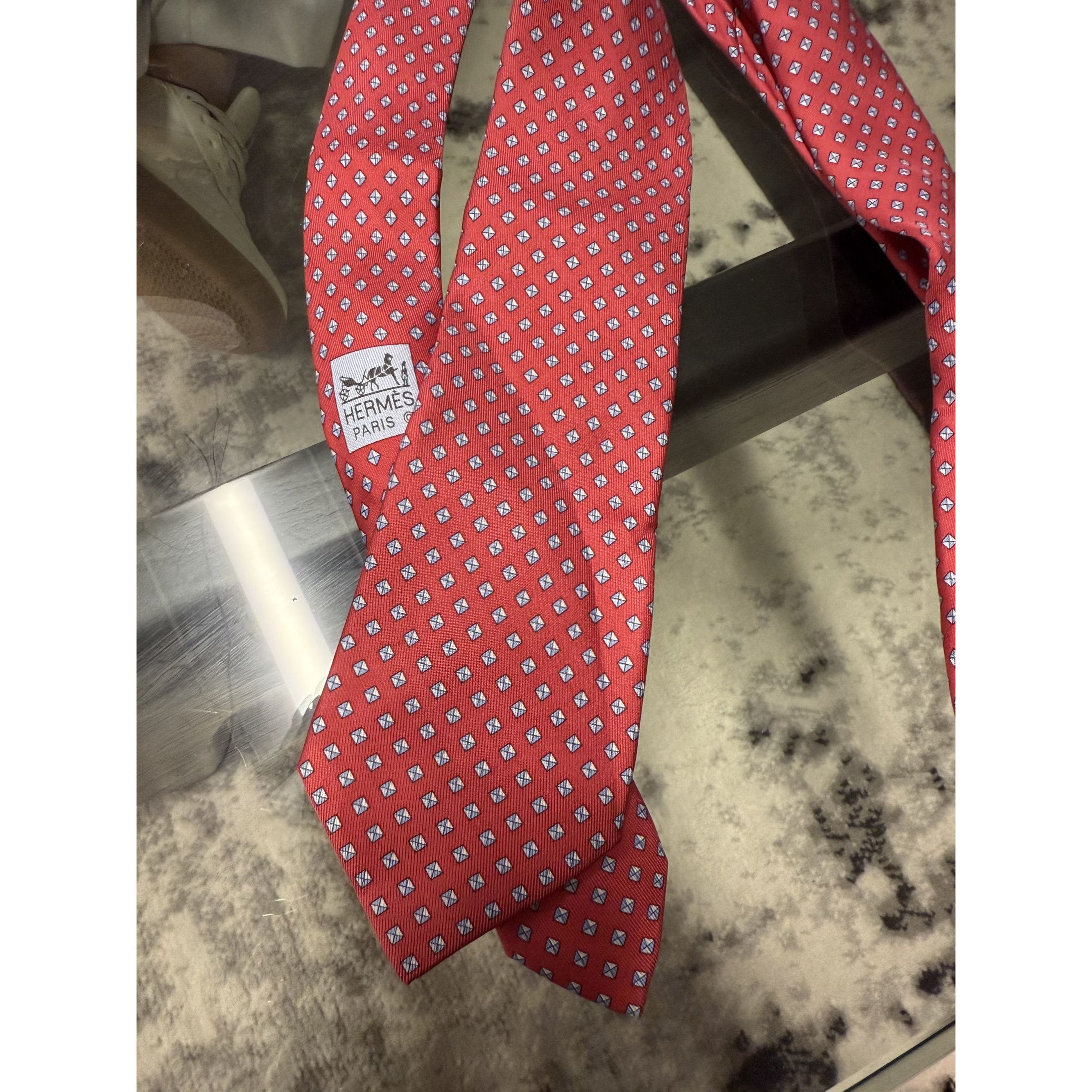 Hermes Hermès Paris Red Silk Tie With Geometric Diamond Pattern Size ONE SIZE - 5 Thumbnail