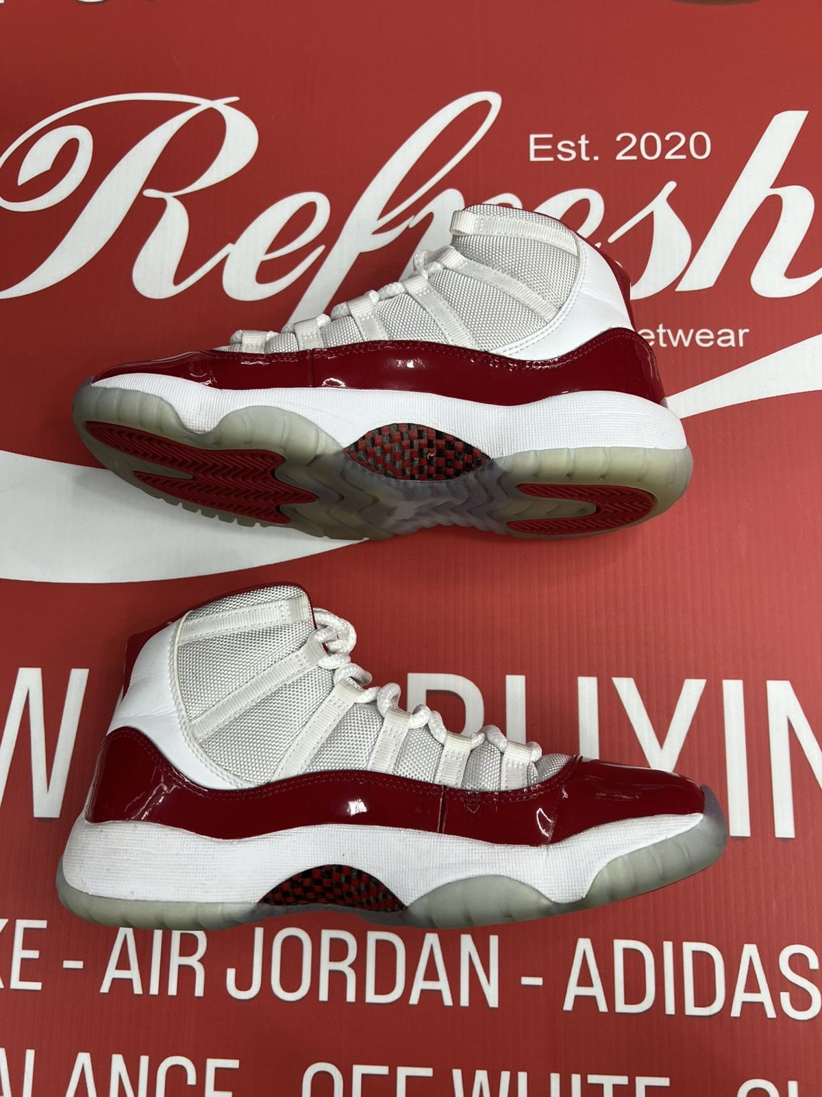 Jordan Brand Air Jordan 11 Cherry Size 6y Size US 6 / EU 39 - 3 Thumbnail