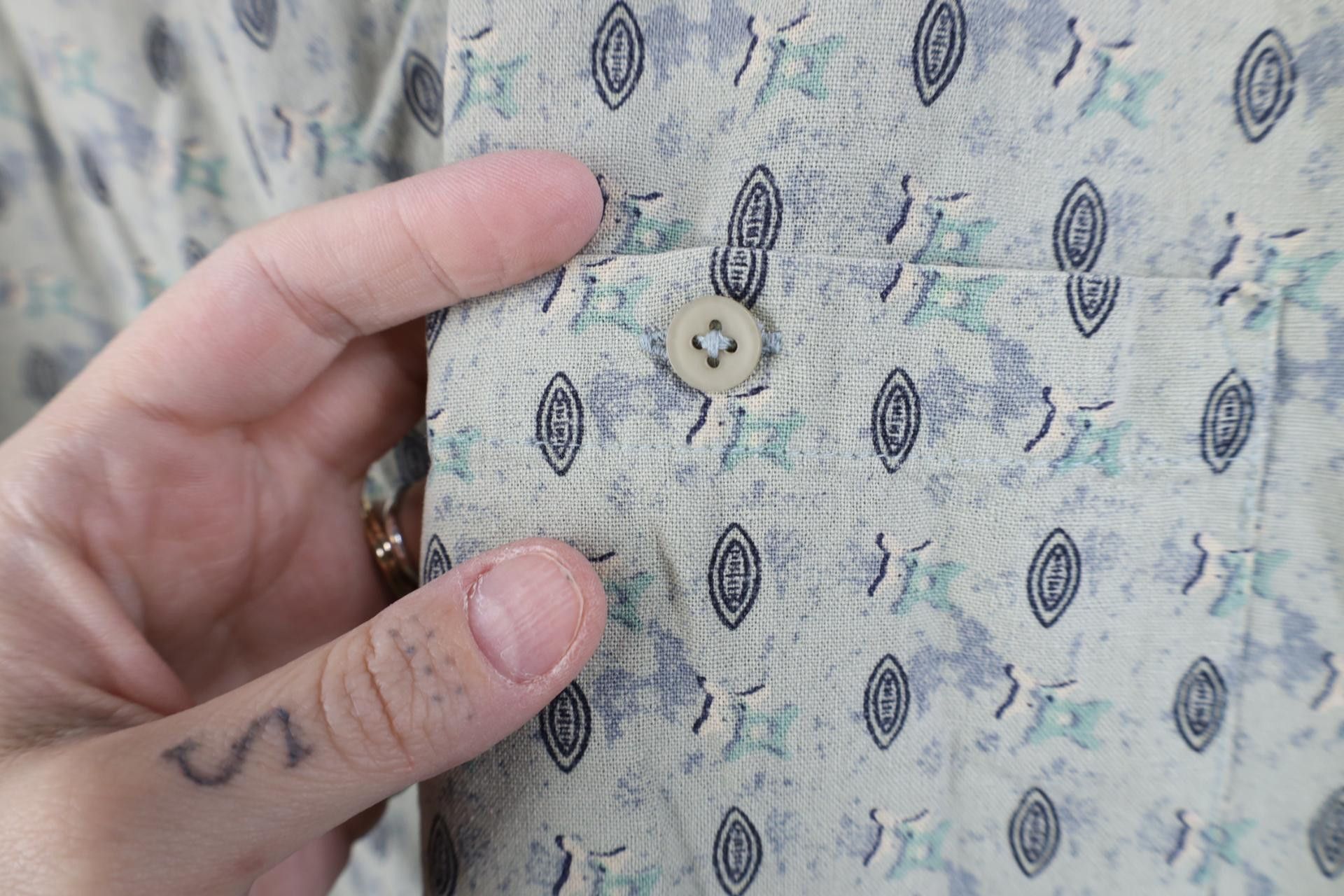 Vintage Vintage 90s Streetwear Short Sleeve Collared Button Shirt Size US L / EU 52-54 / 3 - 7 Thumbnail