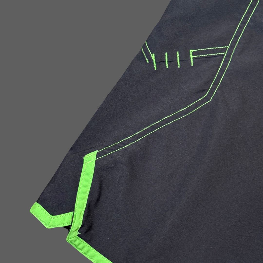Nike Nike Y2K RARE Black/Green Boardshorts Size 30 GUC Size US 30 / EU 46 - 4 Thumbnail