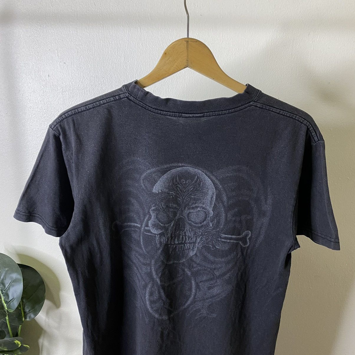 Vintage 1990s Skulls Cross Affliction Ed Hardy Style Faded Black Tee Size US S / EU 44-46 / 1 - 7 Thumbnail