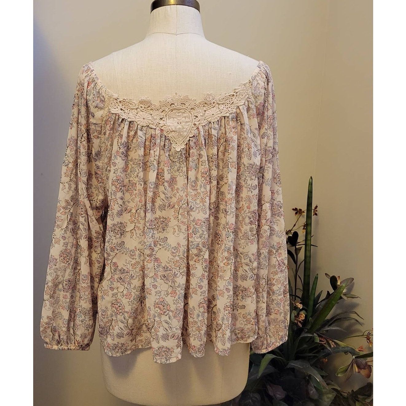 Anthropologie New Louizon Off the Shoulder Floral Blouse Lace Trim Small Size S / US 4 / IT 40 - 4 Thumbnail