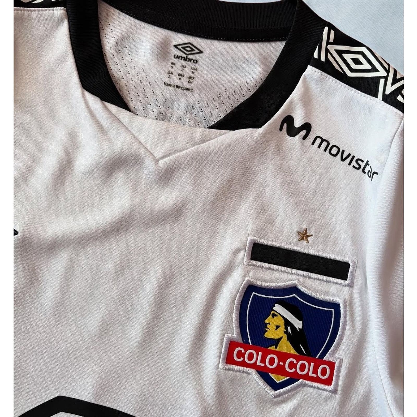 Umbro Colo Colo Esteban Paredes Umbro Soccer Jersey S Chile 2019 Size US S / EU 44-46 / 1 - 10 Thumbnail