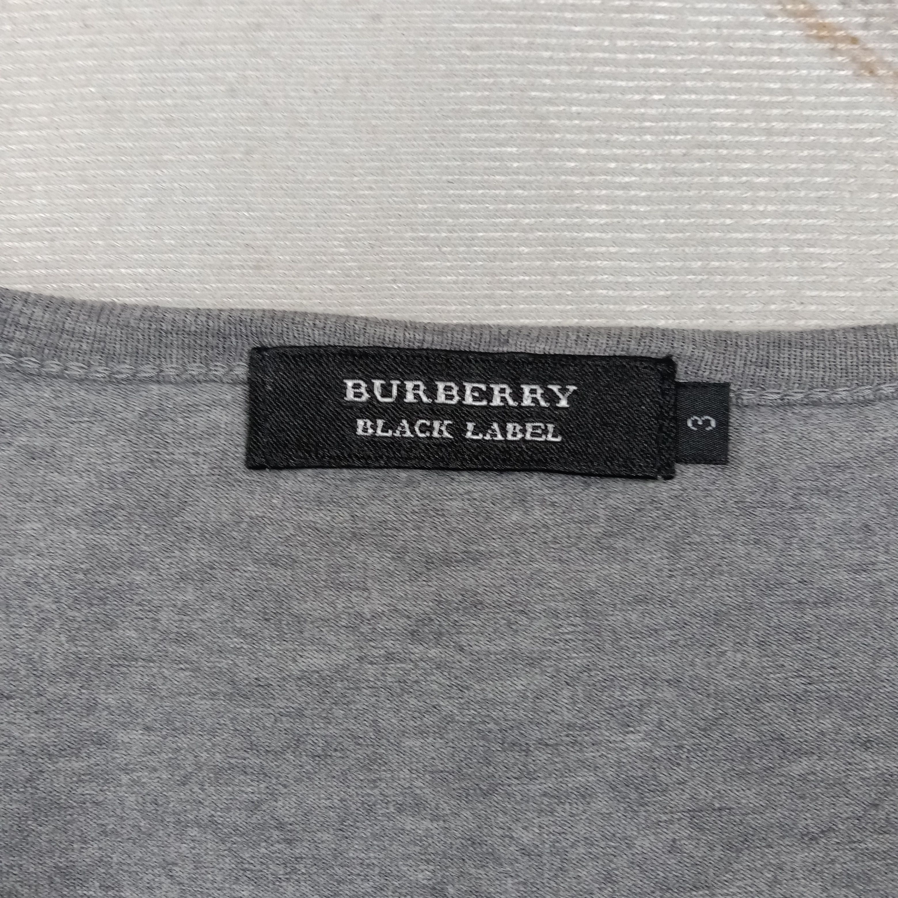 Burberry Burberry Black Label Designer Logo Tshirt C276N79 Size US L / EU 52-54 / 3 - 3 Thumbnail