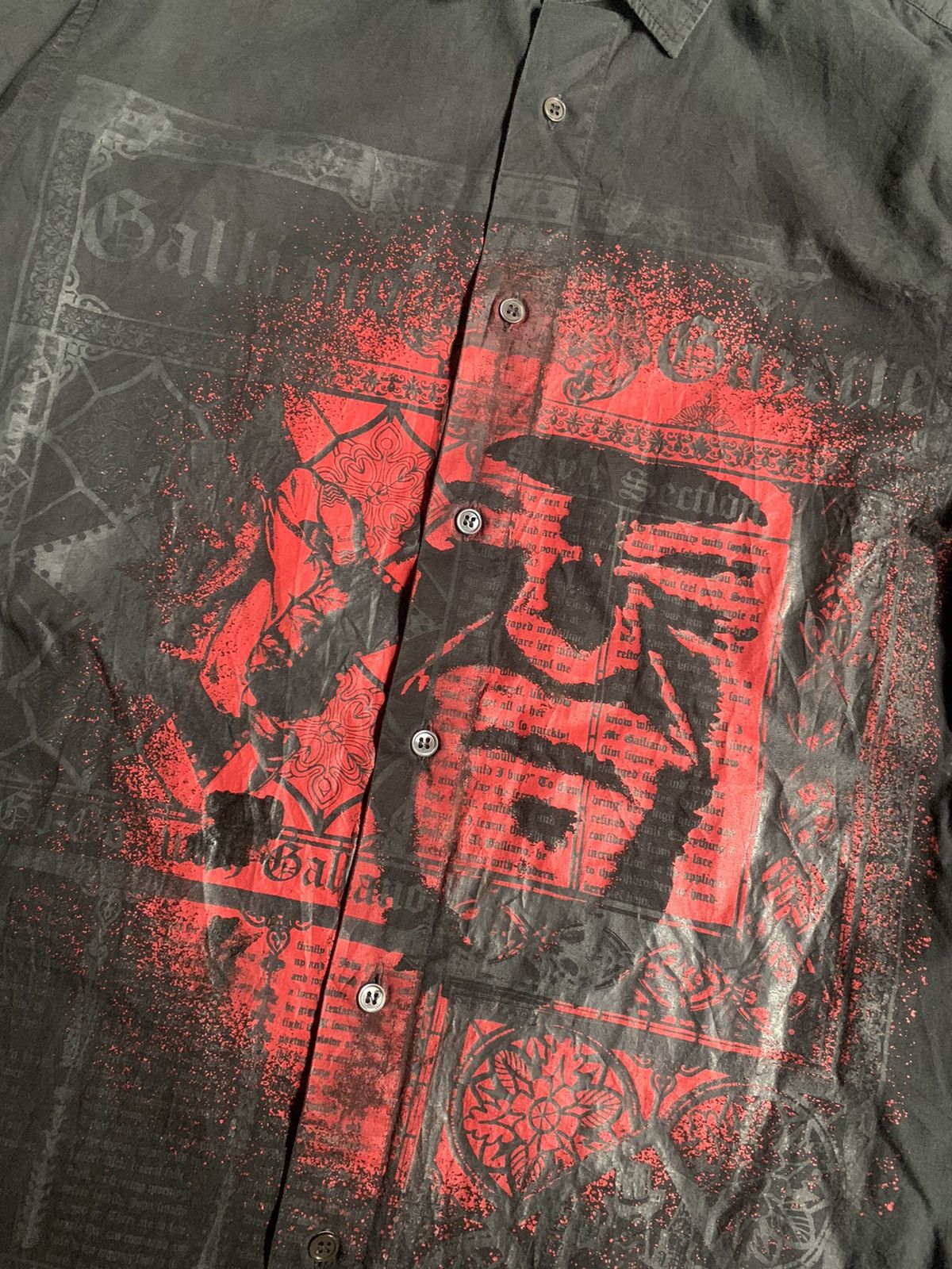 John Galliano Vintage John Galliano Gazette Printed Face Button Shirt Size US M / EU 48-50 / 2 - 3 Thumbnail