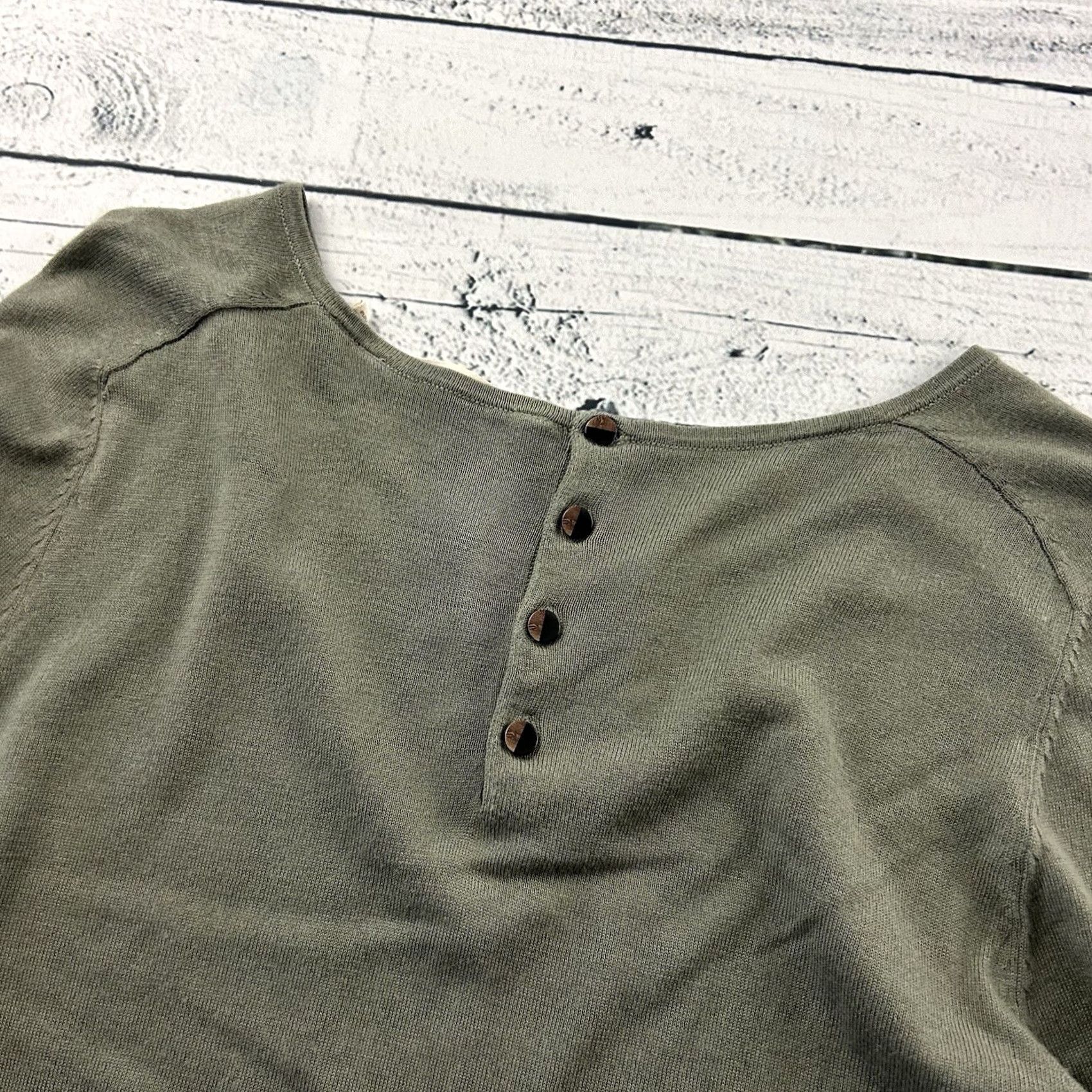 Soft Surroundings Soft Surroundings Shirt Women Small Green Viscose Silk Long Sleeve Button Back Top Size S / US 4 / IT 40 - 6 Thumbnail