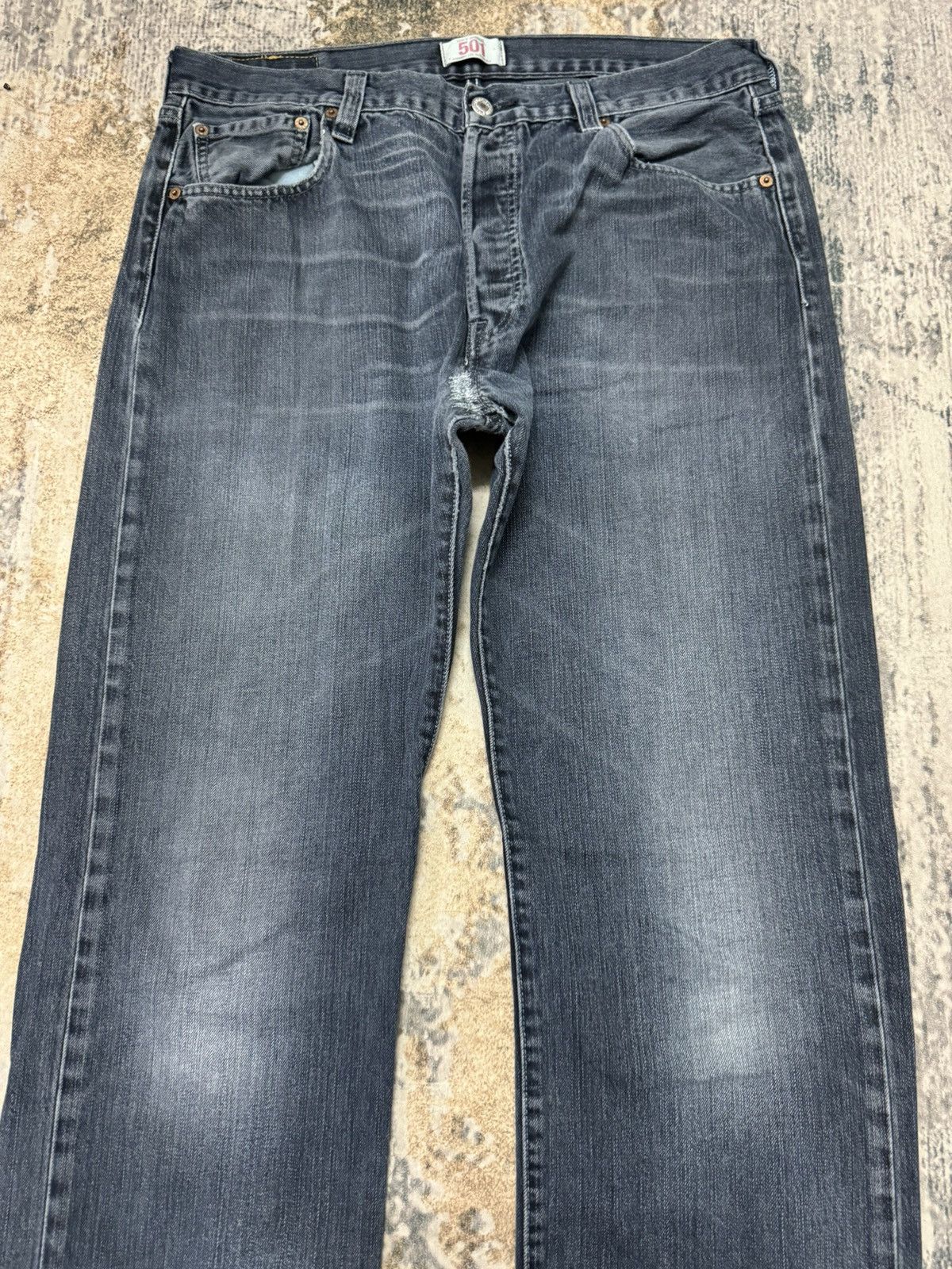 Levi's × Levi's Vintage Clothing × Vintage Vintage Levi’s 501 Distressed Blue Denim Jeans 34x35 Size US 34 / EU 50 - 2 Thumbnail