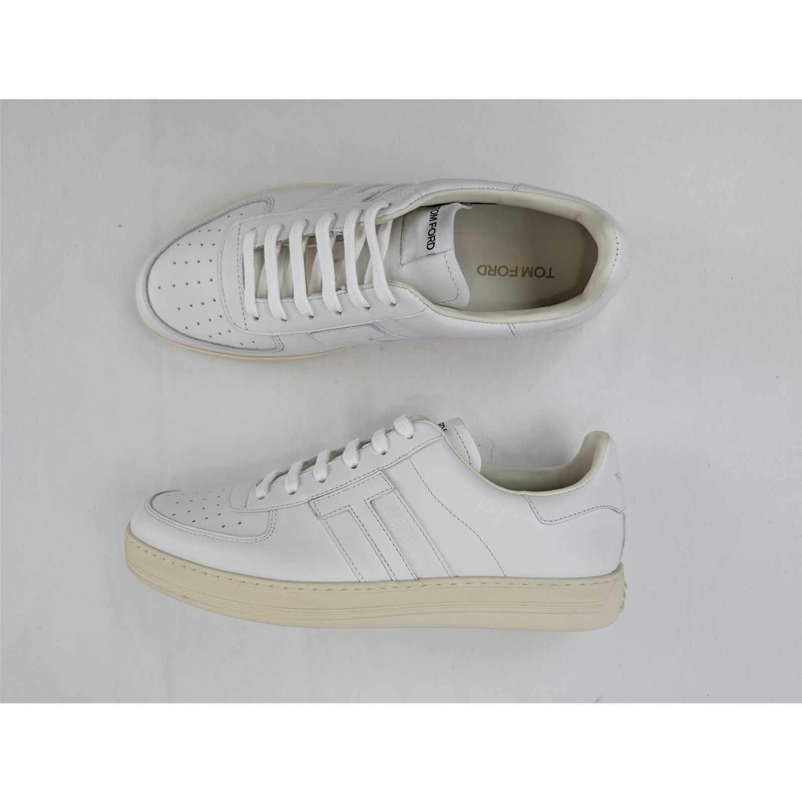 o1rshd1 Classic Radcliffe leather low-top sneaker in white