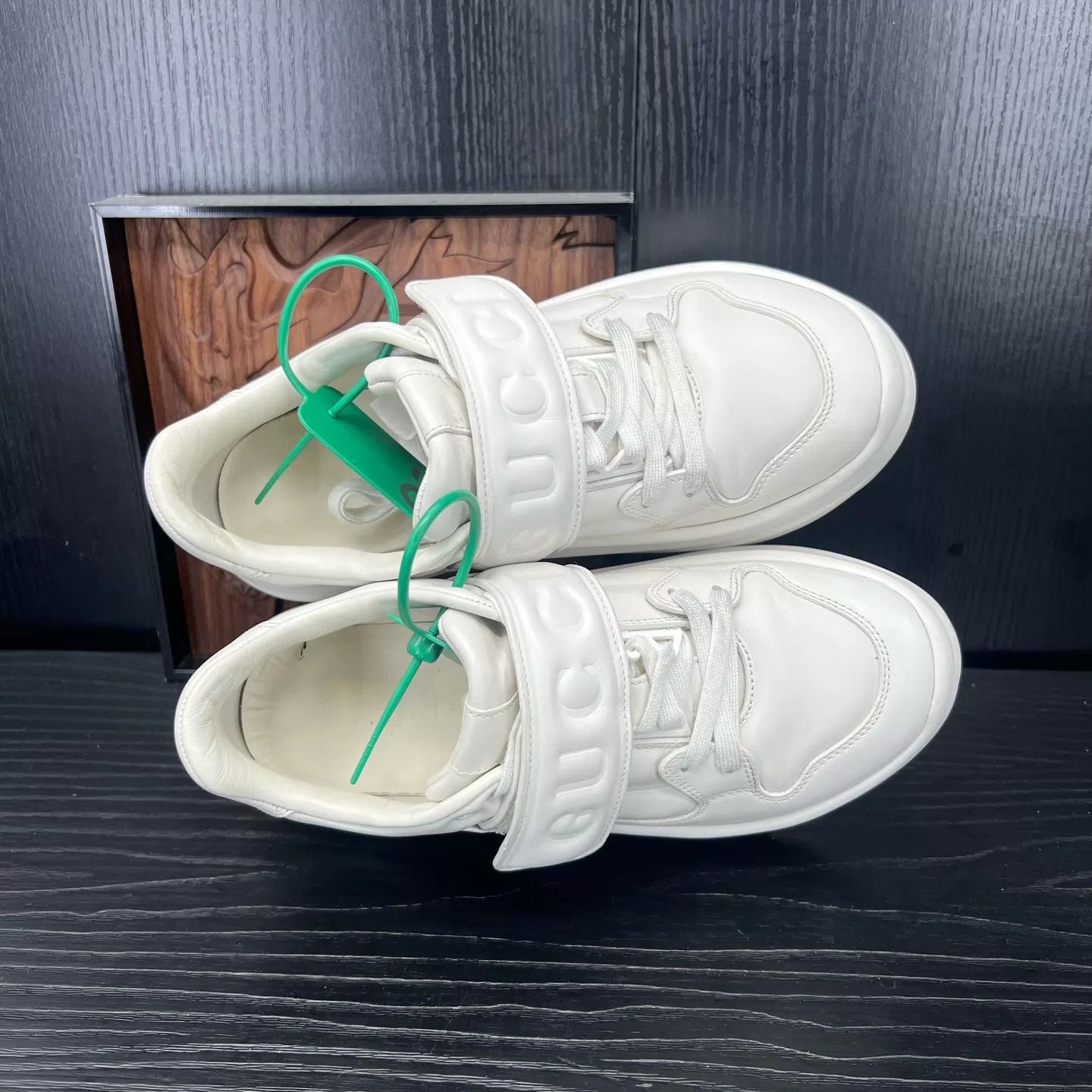 Gucci Gucci Wave White Velcro Strap Sneaker 35.5 Worn Size US 5 / IT 35 - 5 Thumbnail