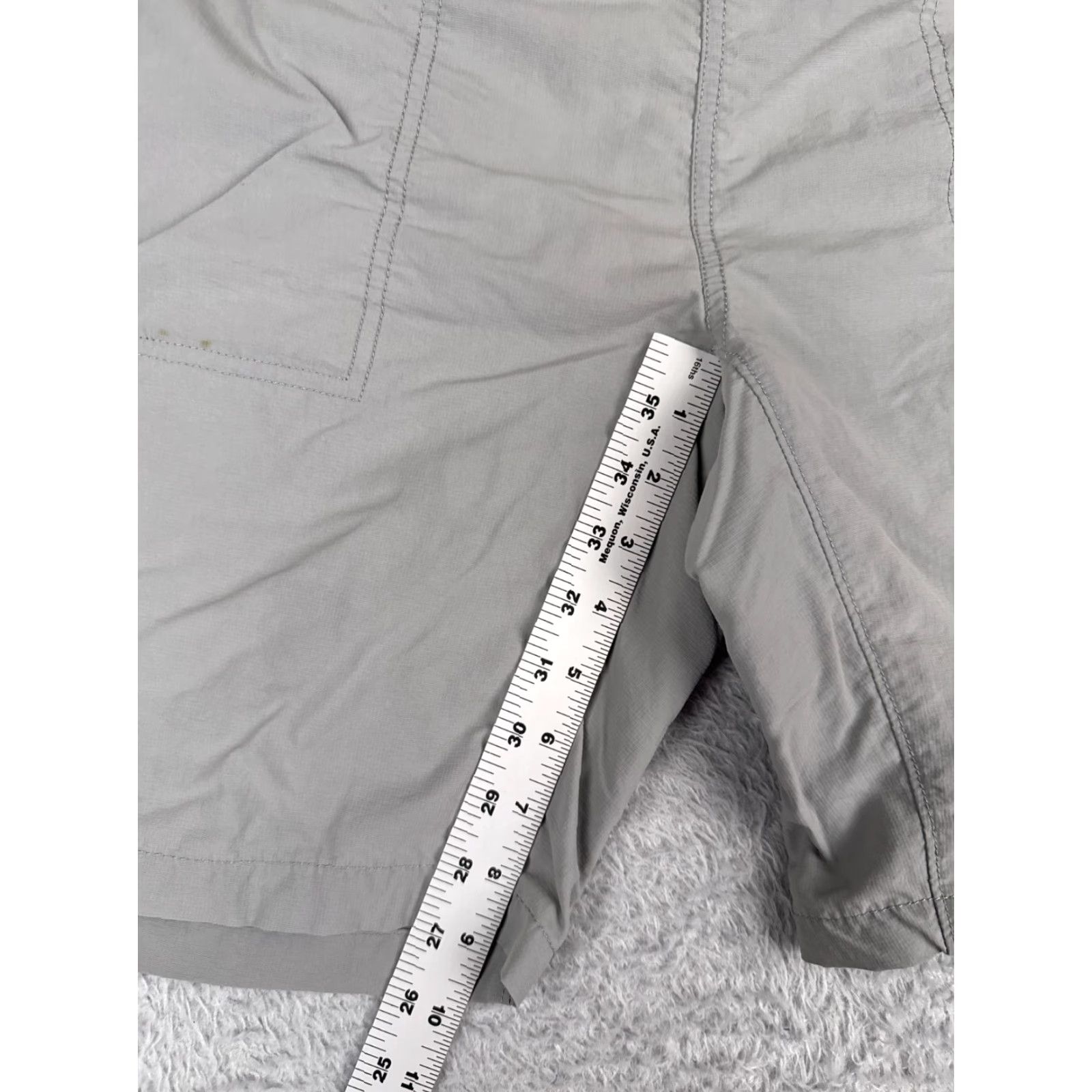 The North Face The North Face Shorts Mens Large Gray Elastic Waist Polyester Short Regular 36x10 Gray The North Face Mens Shorts — Size US 33 - 6 Thumbnail