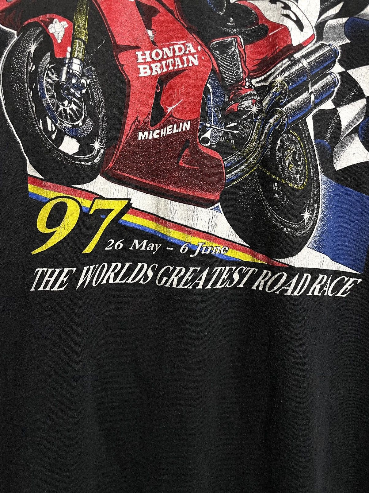 Vintage Vintage 1997 Isle Of Man 90s Racing Honda Faded T-Shirt Size US XL / EU 56 / 4 - 8 Thumbnail