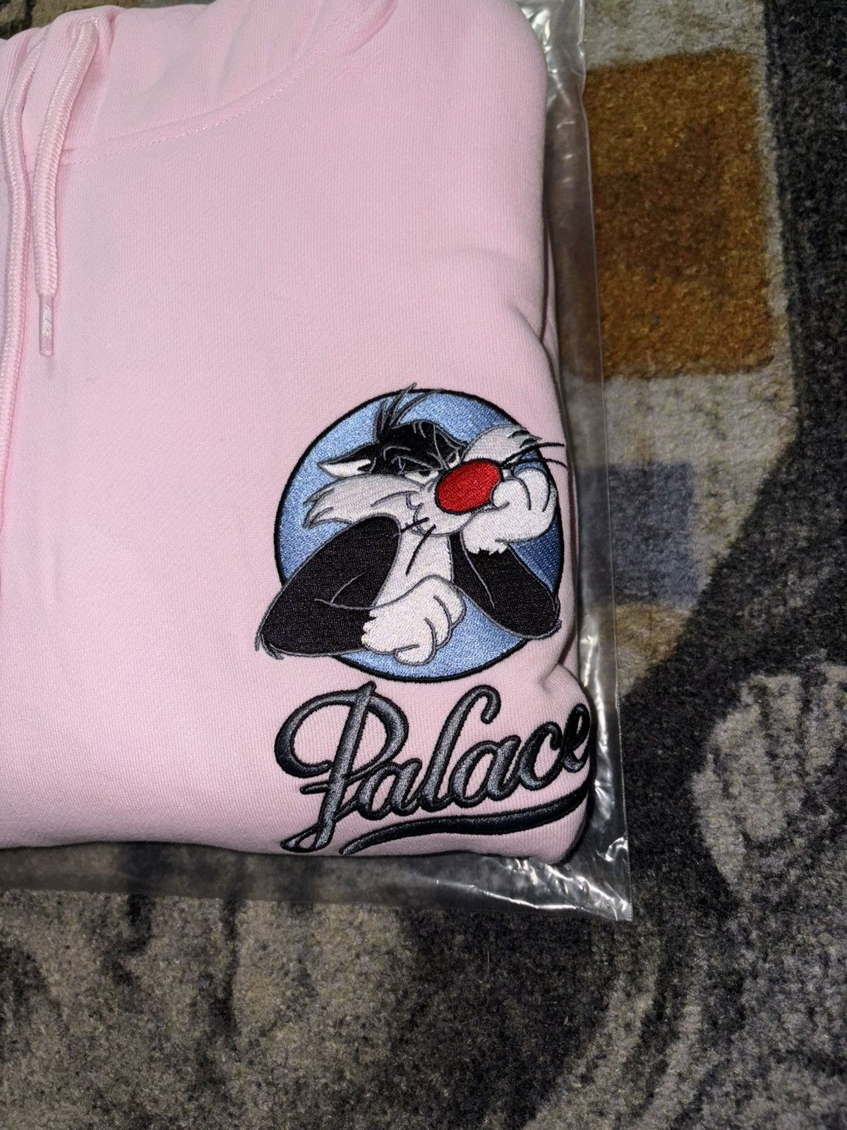 Palace × Ugg Palace x UGG x Looney Tunes Palath Hoodie Pink Size US S / EU 44-46 / 1 - 3 Thumbnail