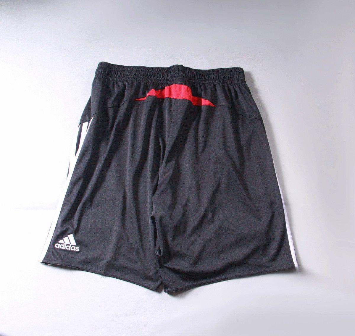 Adidas Adidas Liverpool 2007 Shorts Soccer Black Football XL Size US 36 / EU 52 - 2 Thumbnail