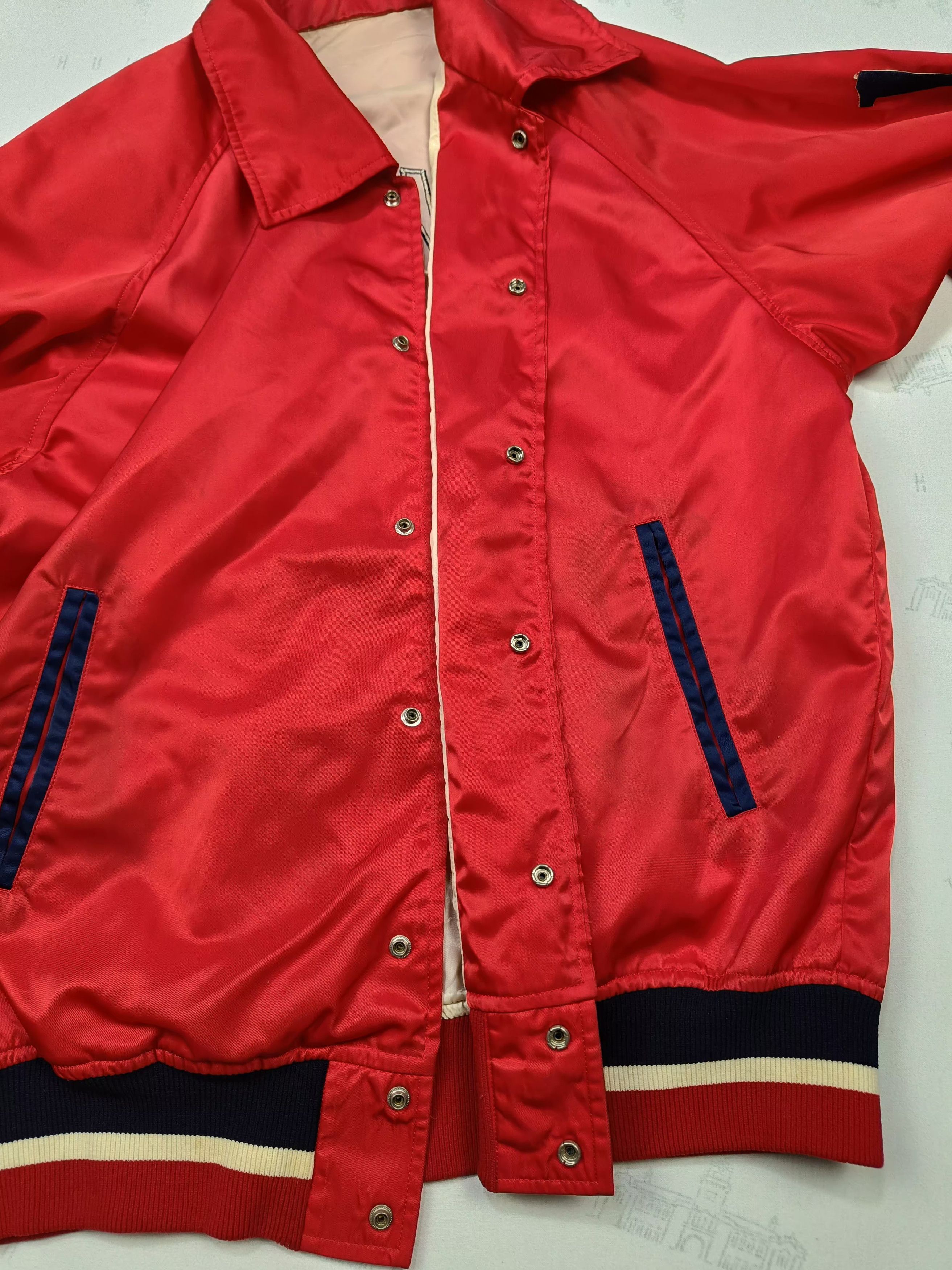 Descente Vintage 80s DESCENTE 'BOMBERS' Back Spell Out Size US L / EU 52-54 / 3 - 9 Thumbnail