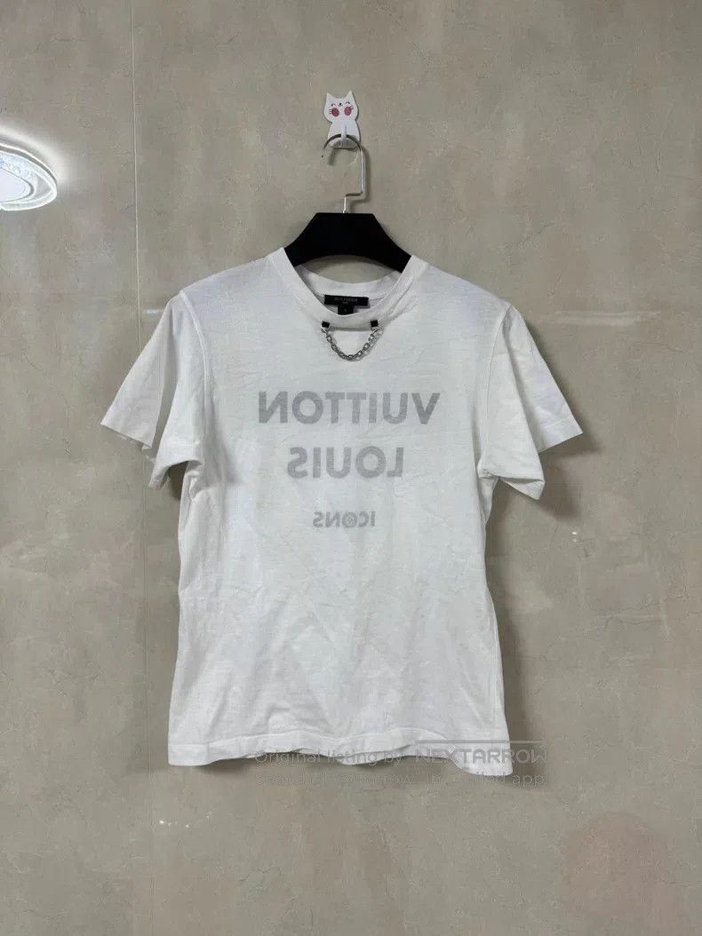 Louis Vuitton Louis Vuitton White chain reverse letter logo short sleeve Size US S / EU 44-46 / 1 - 1 Thumbnail