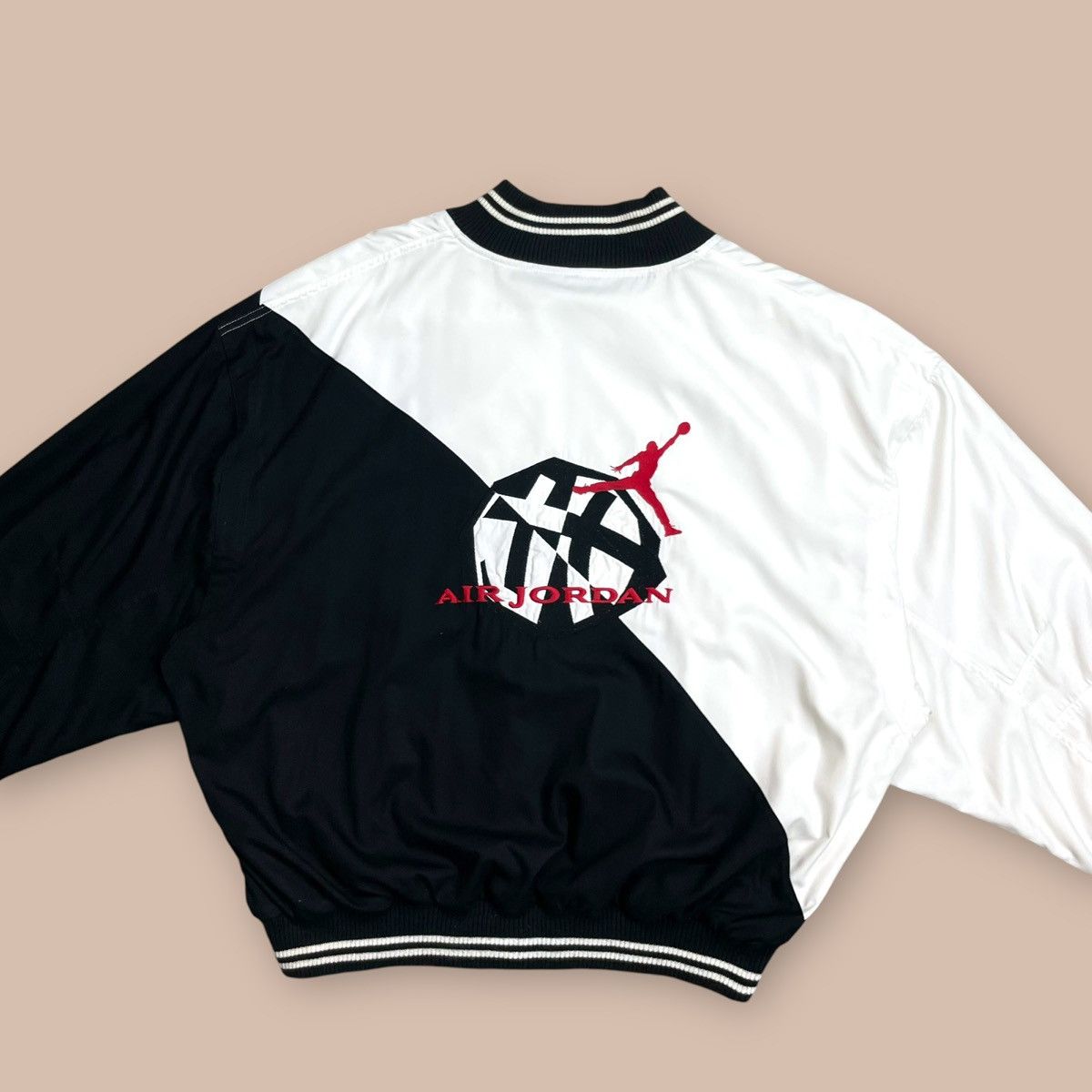 Jordan Brand OG90's Nike Jordan Oversized Bomber Jacket Size US M / EU 48-50 / 2 - 14 Thumbnail