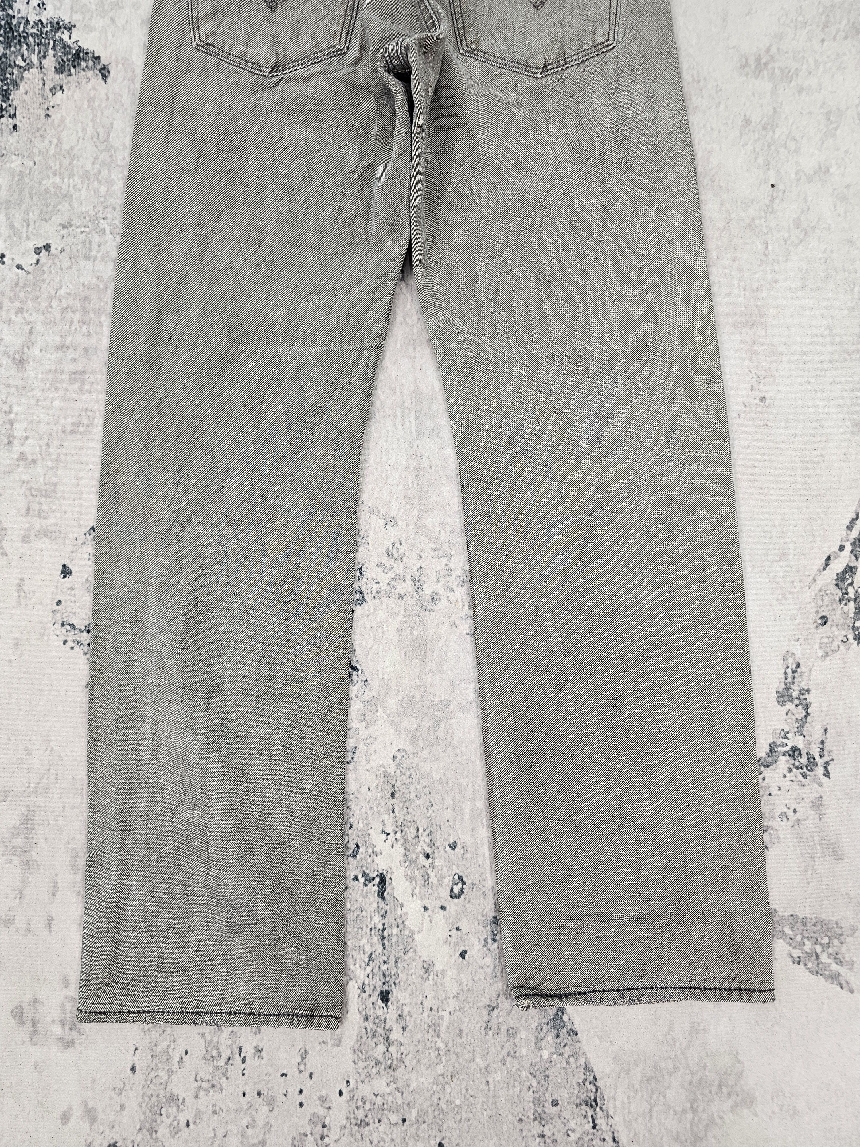 Levi's Vintage Clothing LEVIS 501 Sun Faded Ripped Gray Size 32X30 Jeans L0422 Size US 32 / EU 48 - 6 Thumbnail