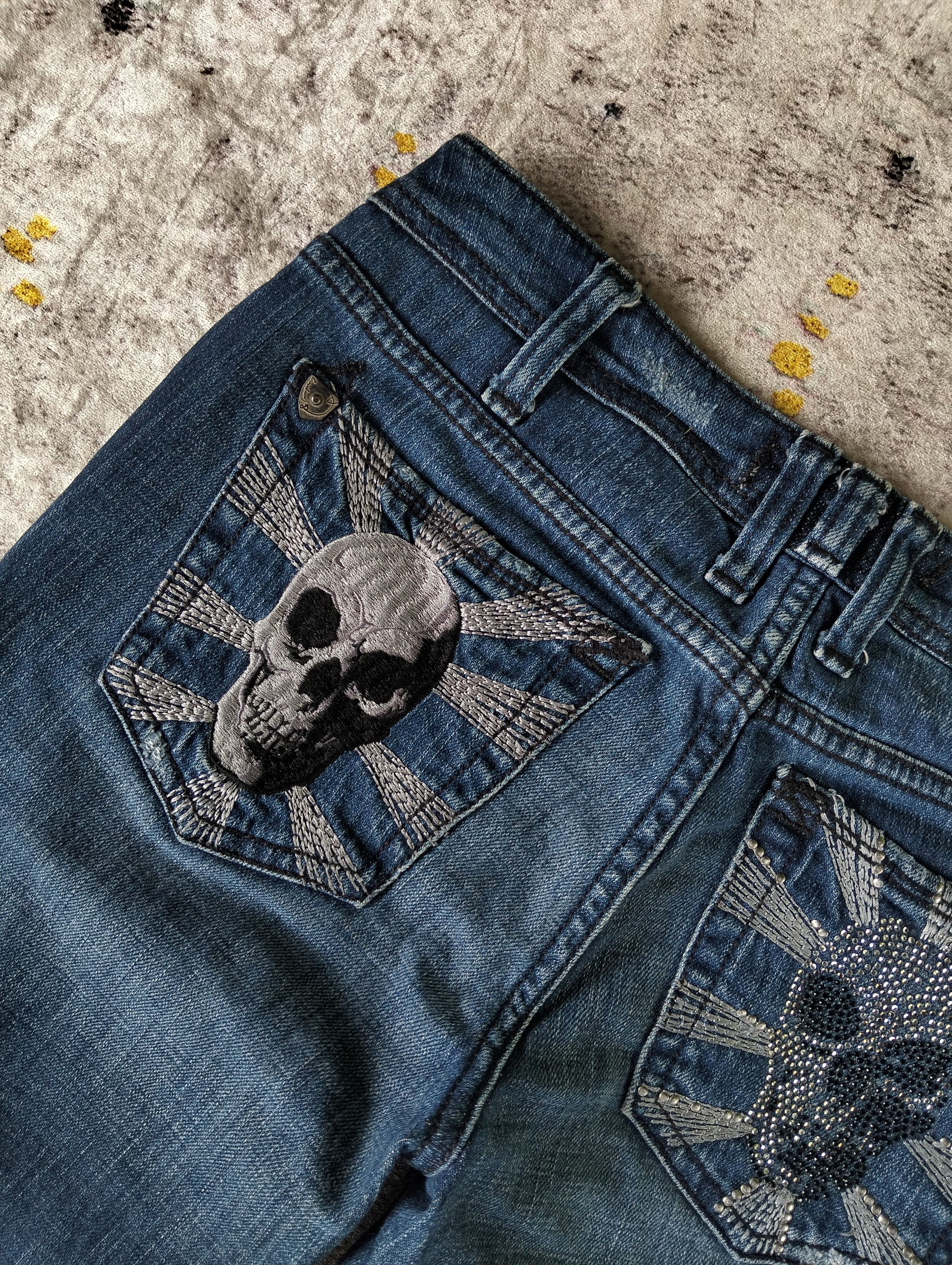 Tornado Mart J&Company Flared Bootcut Skull Embroidered Low Rise Jeans Size 26" / US 2 / IT 38 - 5 Thumbnail