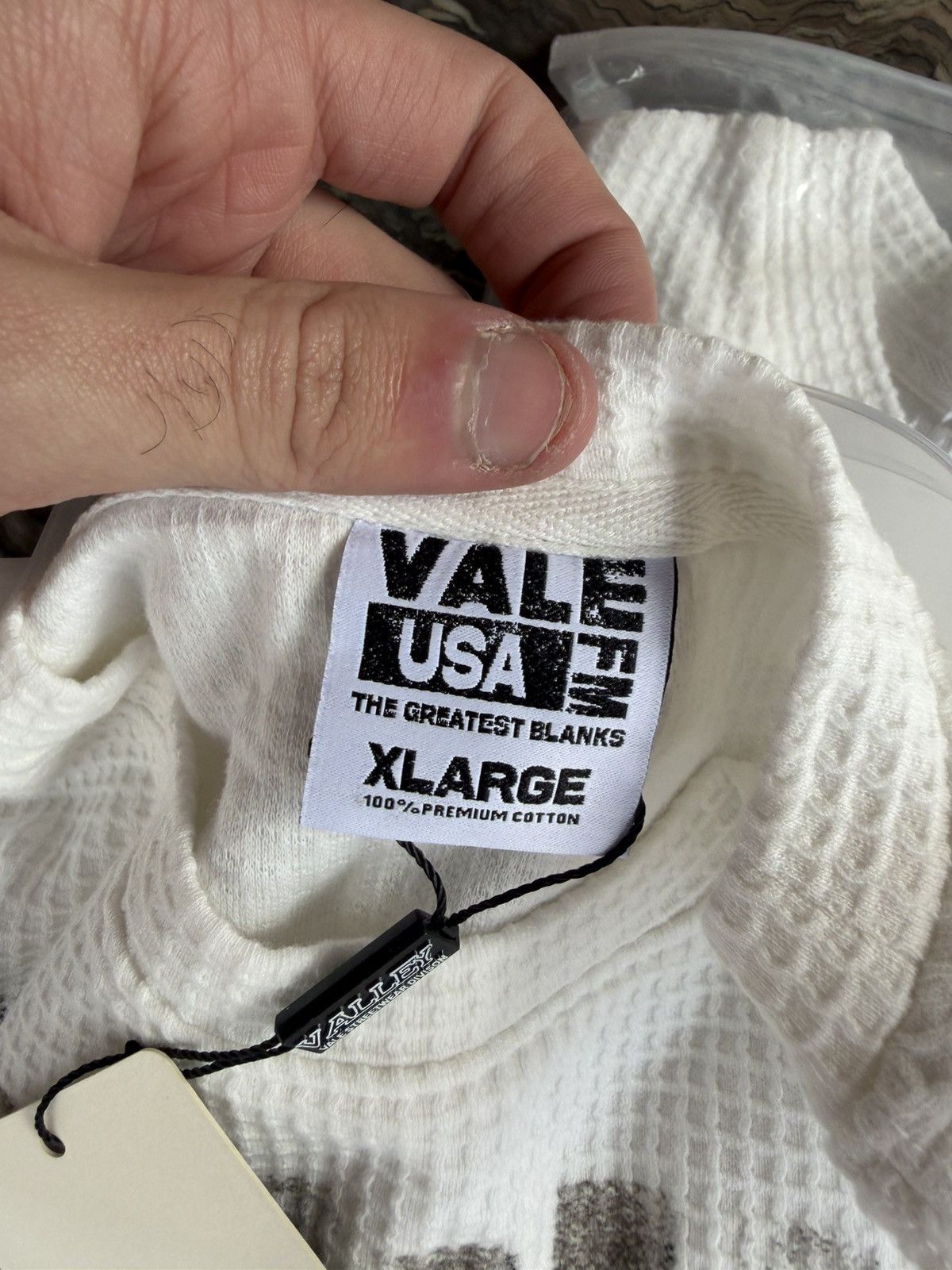 Vale Vale Forever Valley Slam Long-Sleeve Tee – White XL Size US XL / EU 56 / 4 - 8 Thumbnail