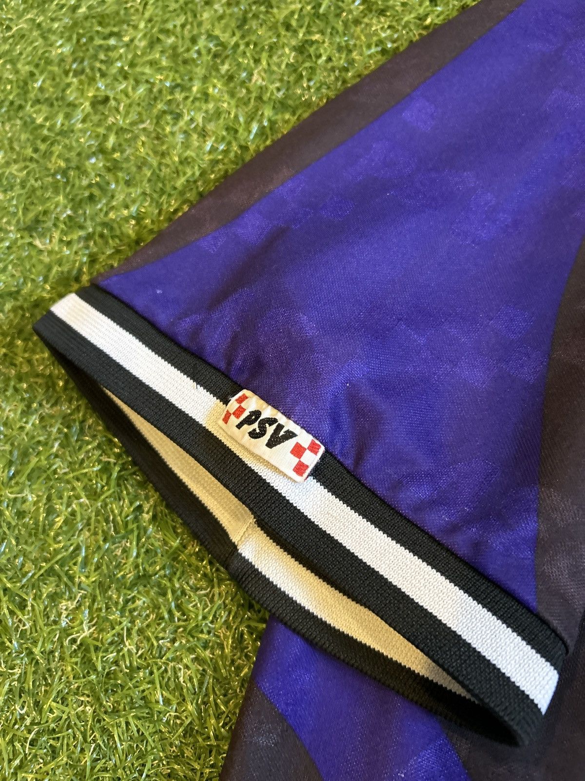 Nike 96/97 PSV Eindhoven Away Shirt Size US XL / EU 56 / 4 - 13 Thumbnail