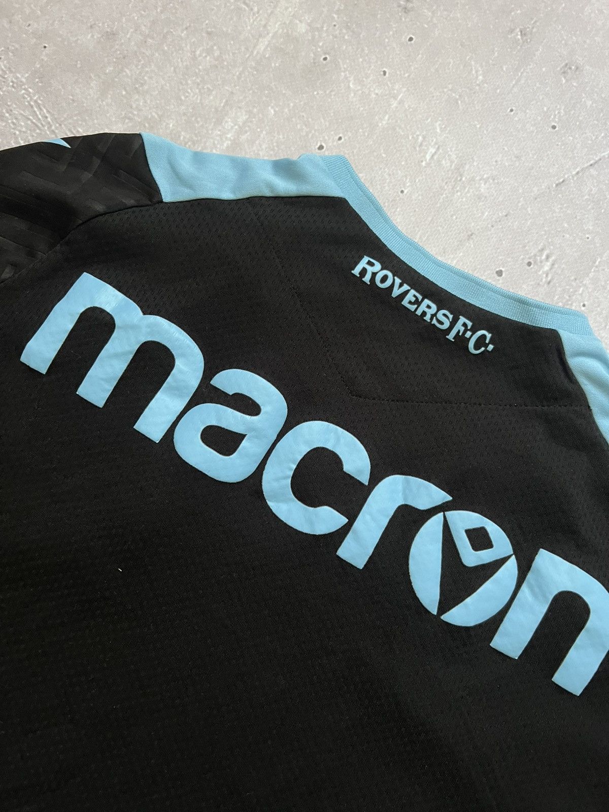Macron Macron Blackburn Rovers T-shirt, Size M Size US M / EU 48-50 / 2 - 9 Thumbnail