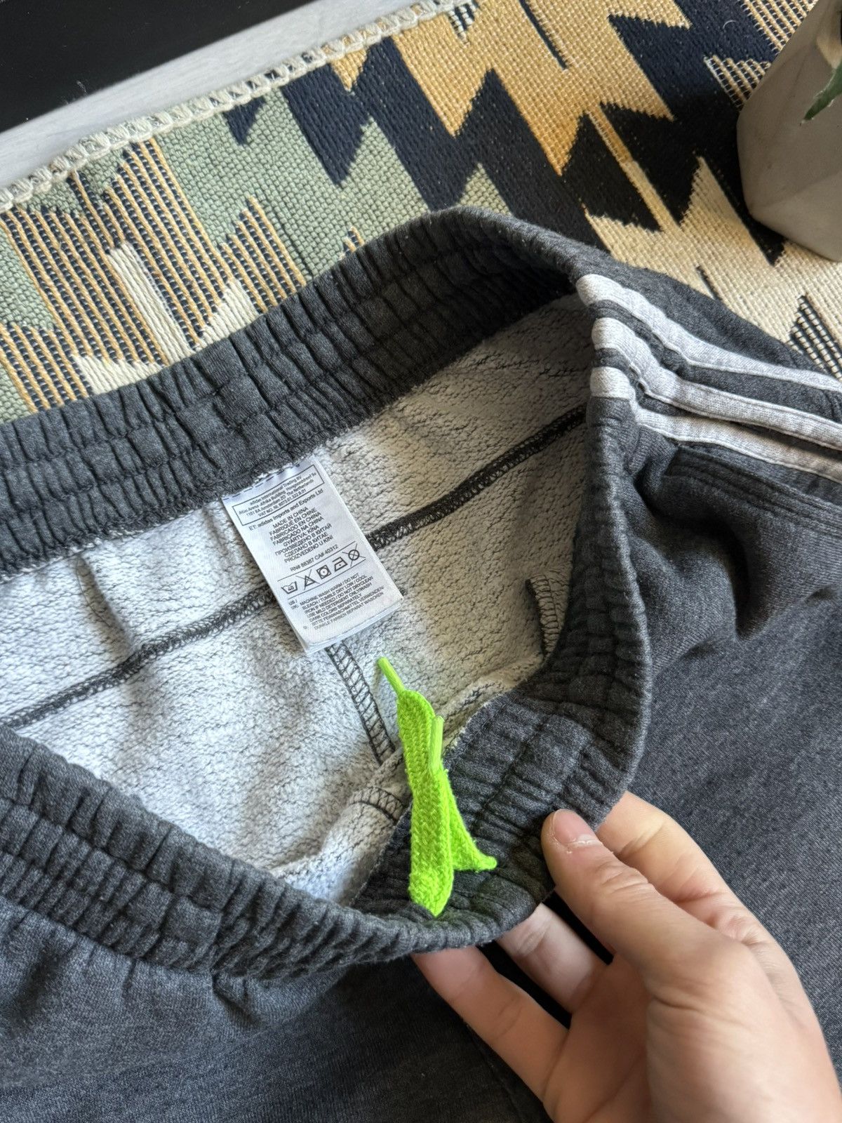 Adidas Vintage Adidas Baggy 3Stripes Sweatpants Size US 30 / EU 46 - 7 Thumbnail