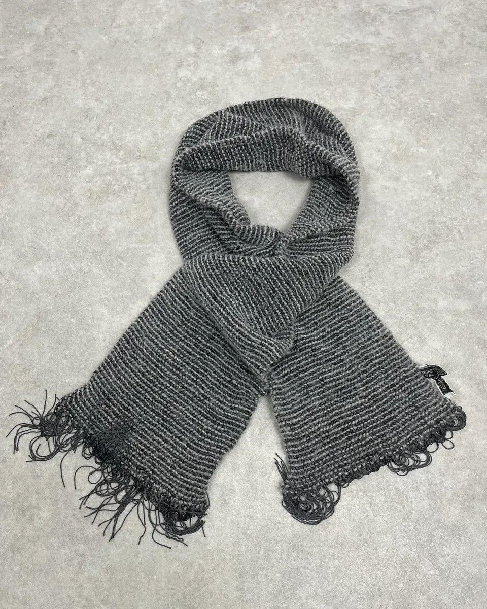 Giorgio Armani 2000s Giorgio Armani Grey Cozy Scarf Size ONE SIZE - 1 Thumbnail